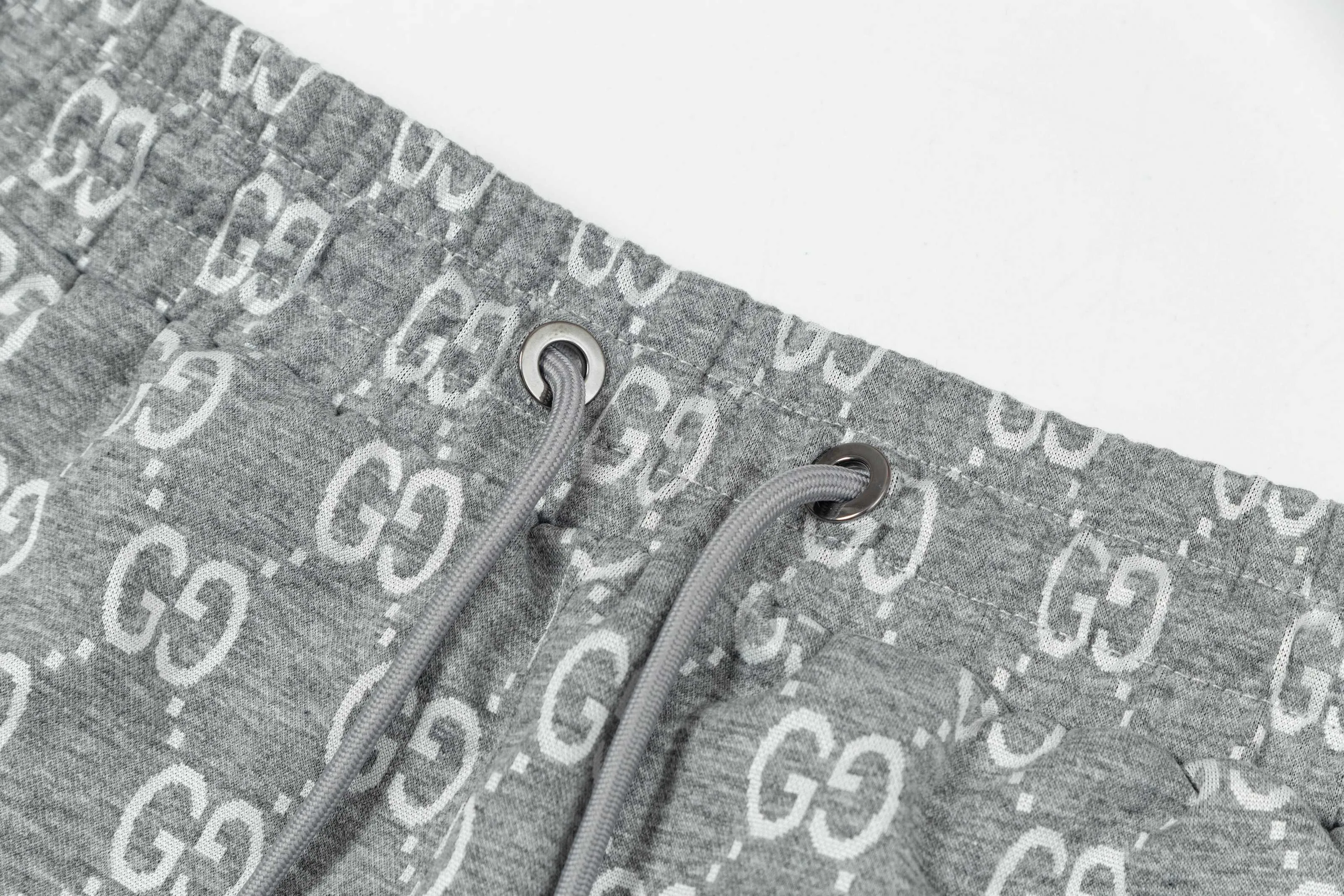 【GUCCI  公式旗艦店】グッチ  ショートパンツご好評に付き再入荷！250224