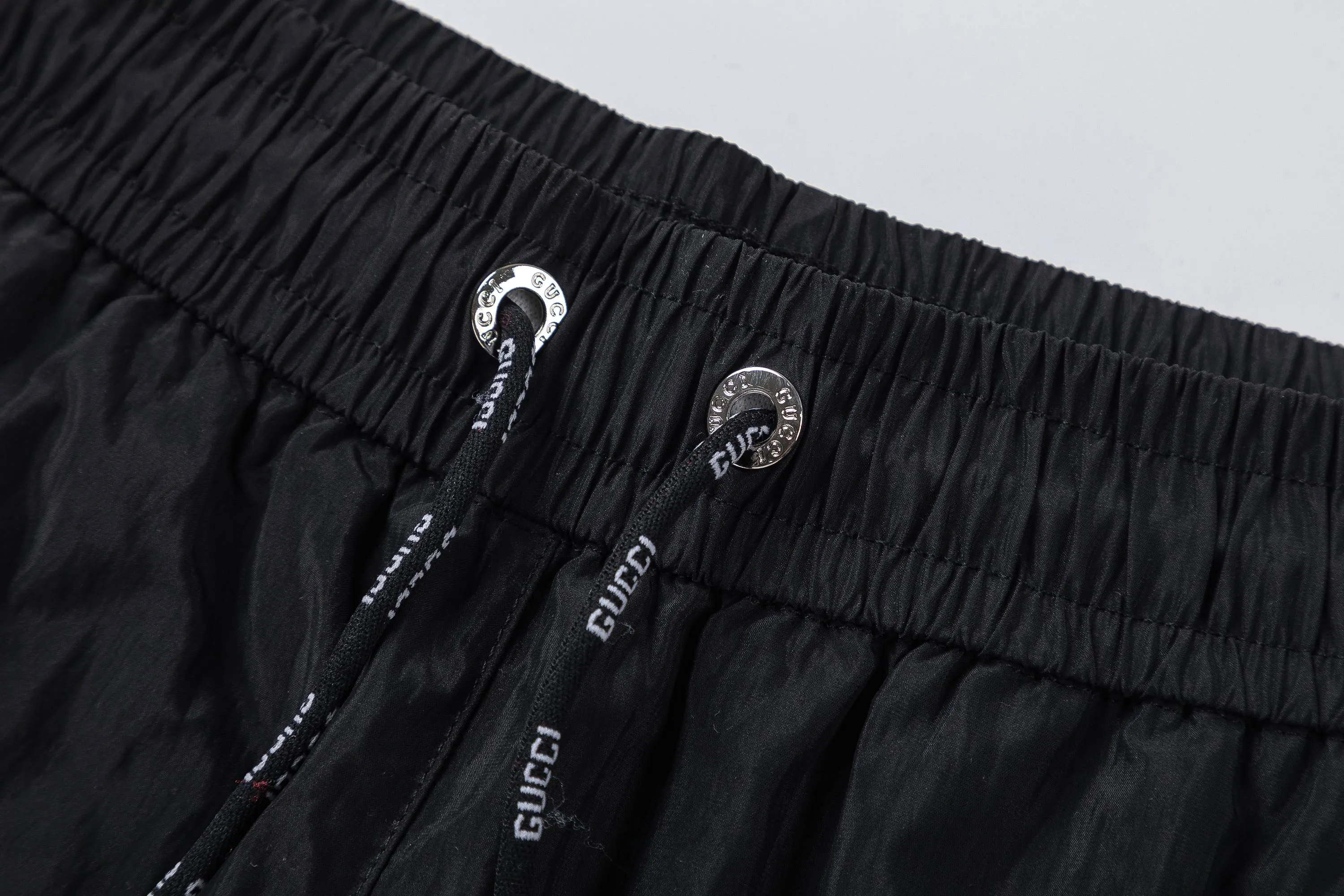 【GUCCI  公式旗艦店】グッチ  ショートパンツご好評に付き再入荷！250224