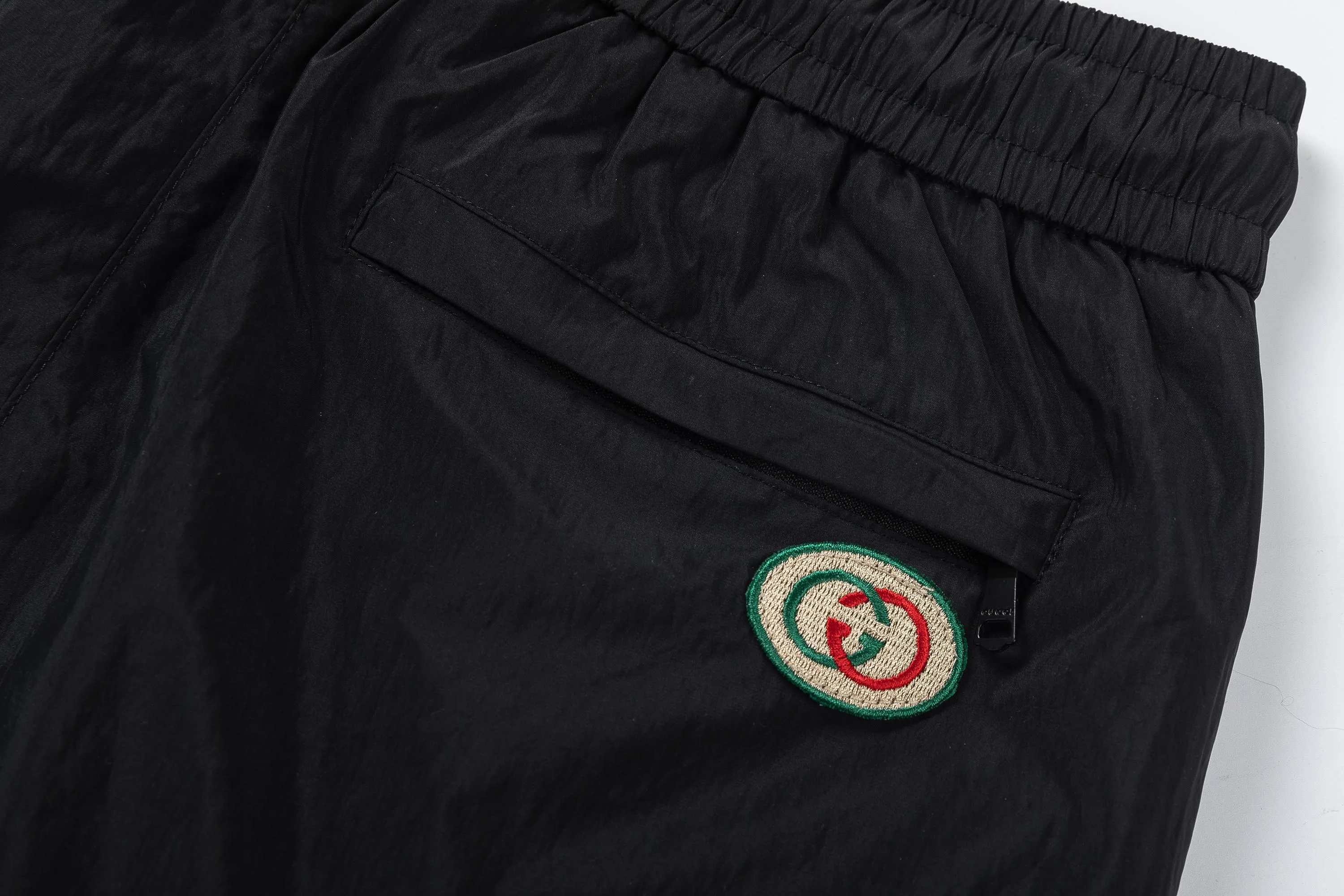 【GUCCI  公式旗艦店】グッチ  ショートパンツご好評に付き再入荷！250224