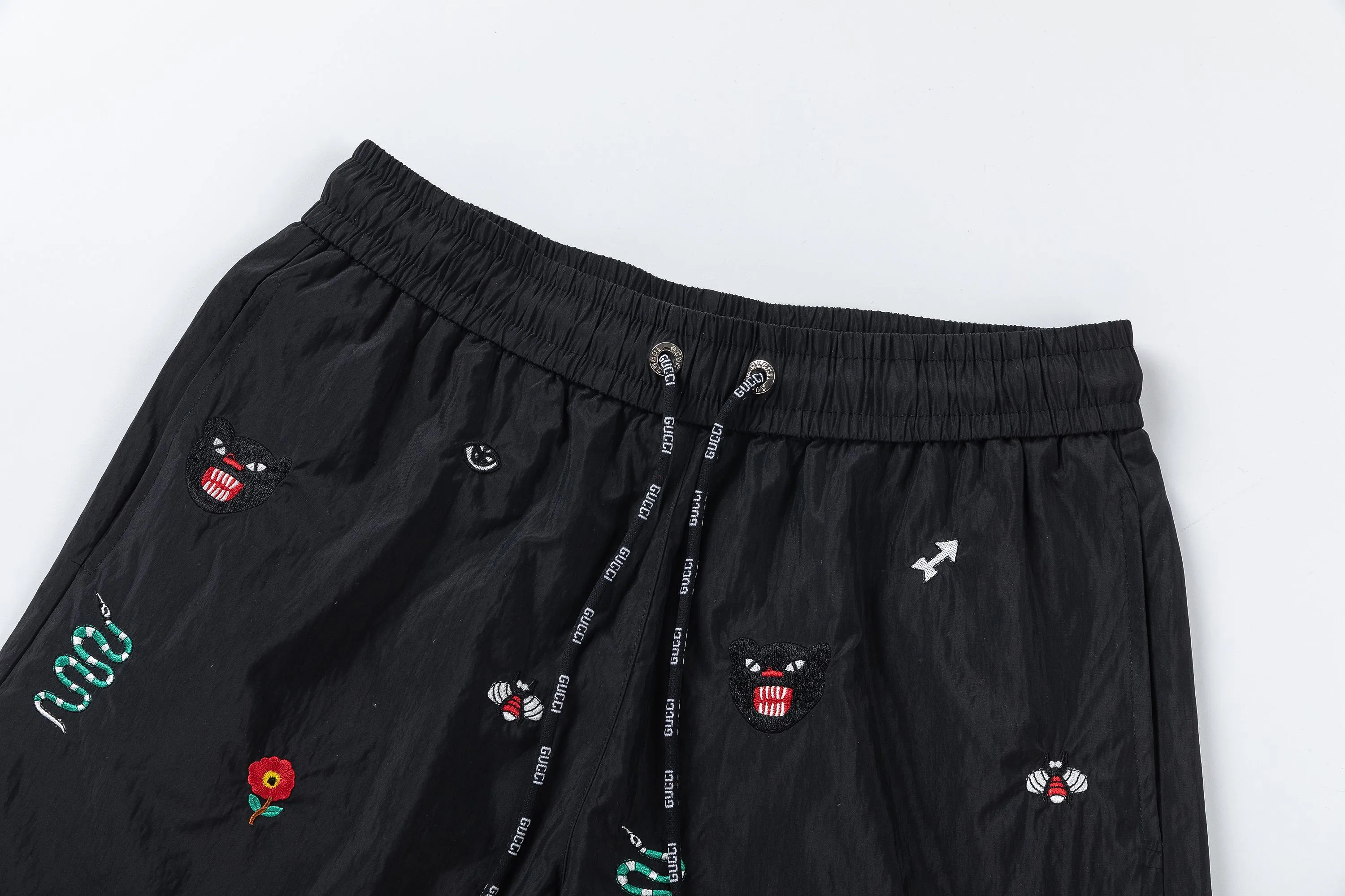 【GUCCI  公式旗艦店】グッチ  ショートパンツご好評に付き再入荷！250224