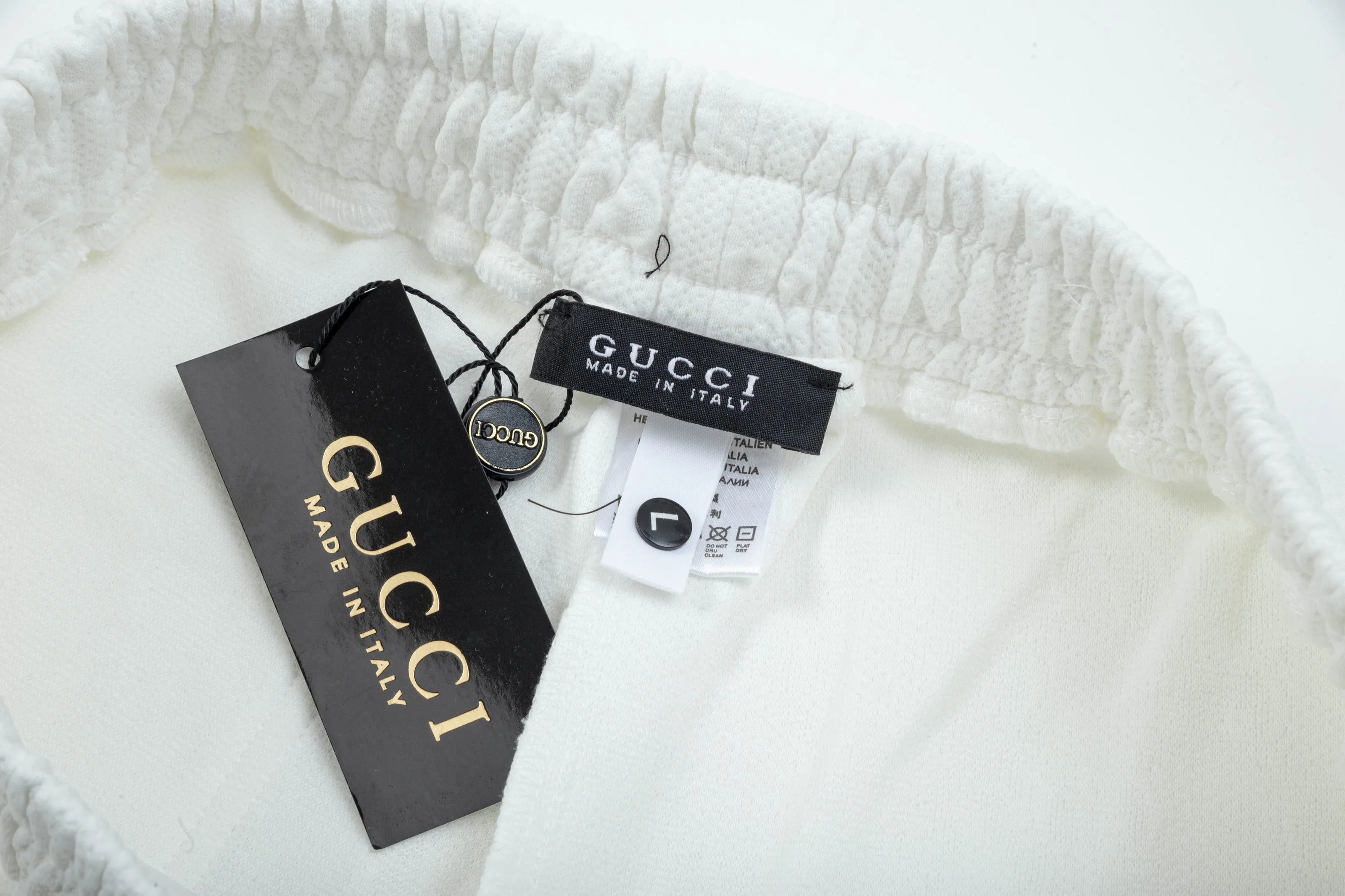 【GUCCI  公式旗艦店】グッチ  ショートパンツご好評に付き再入荷！250224