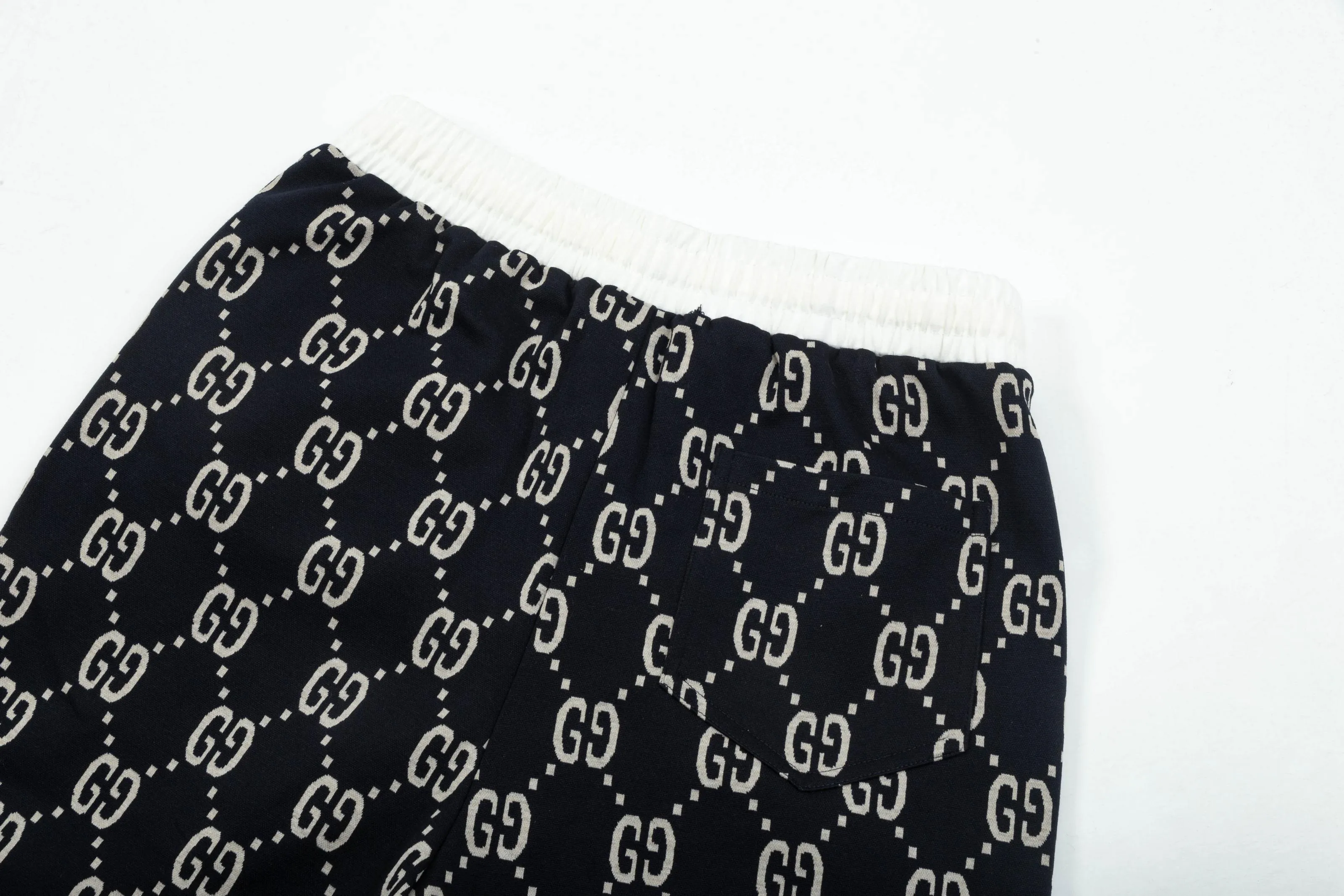 【GUCCI  公式旗艦店】グッチ  ショートパンツご好評に付き再入荷！250224