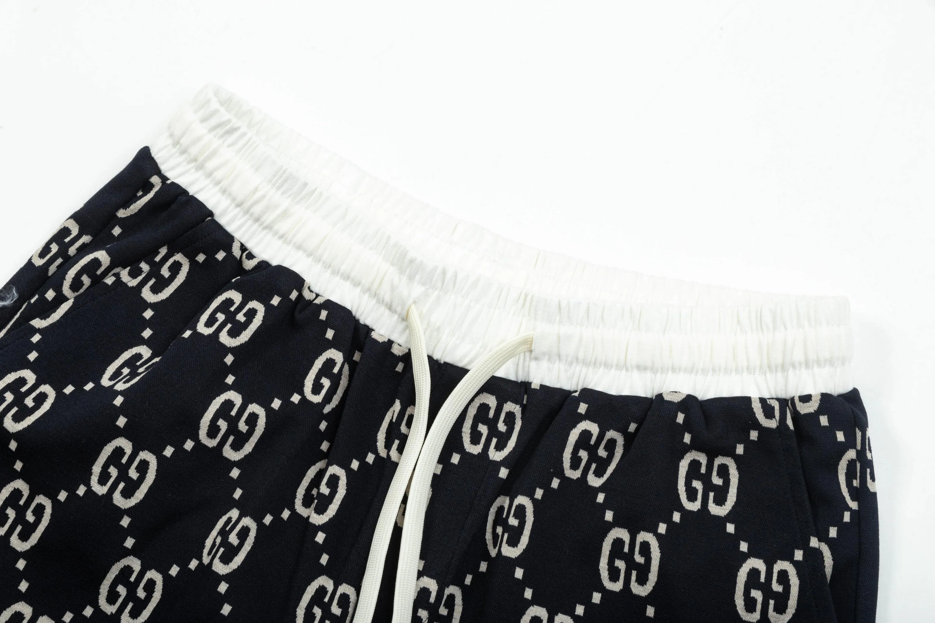 【GUCCI  公式旗艦店】グッチ  ショートパンツご好評に付き再入荷！250224