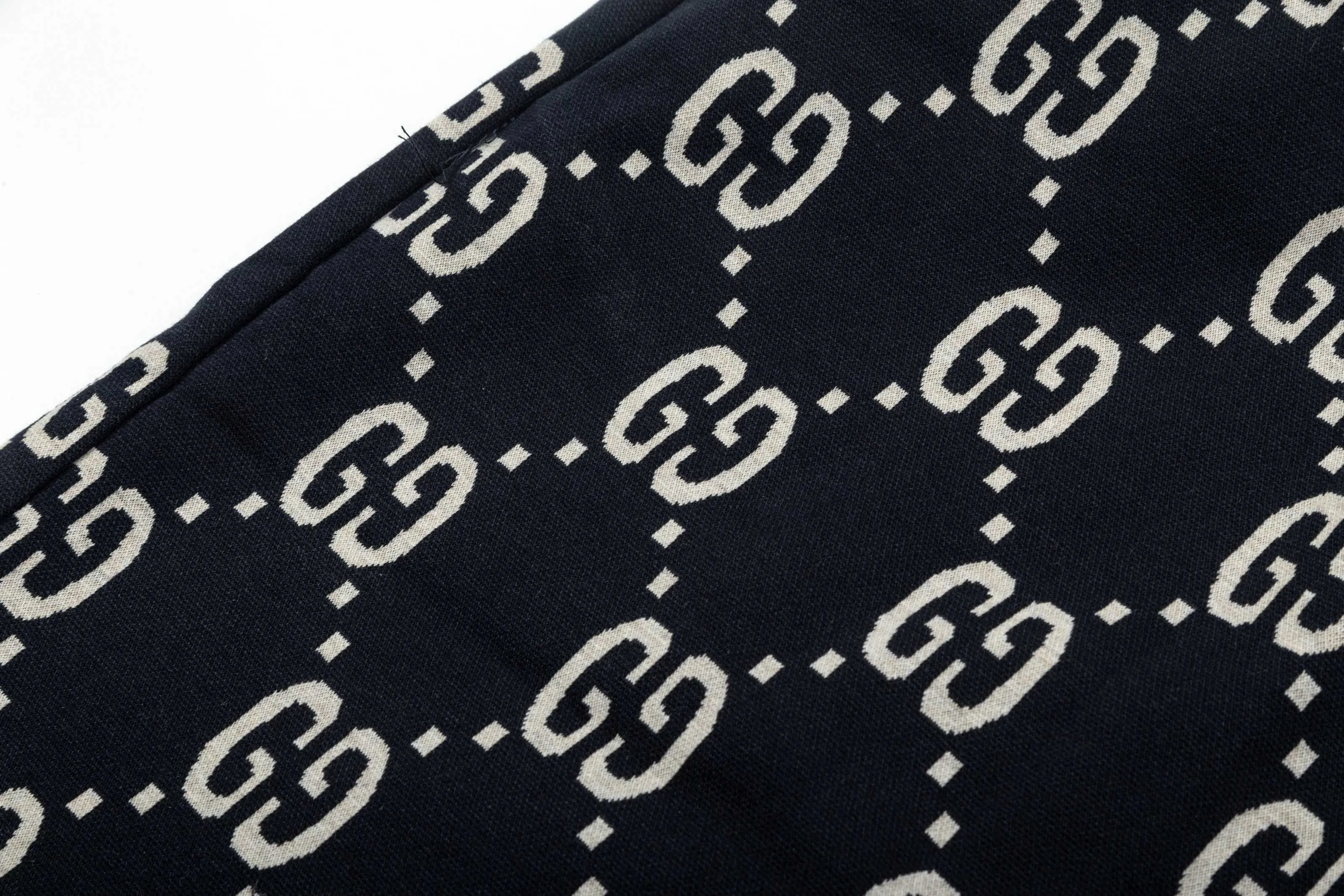 【GUCCI  公式旗艦店】グッチ  ショートパンツご好評に付き再入荷！250224