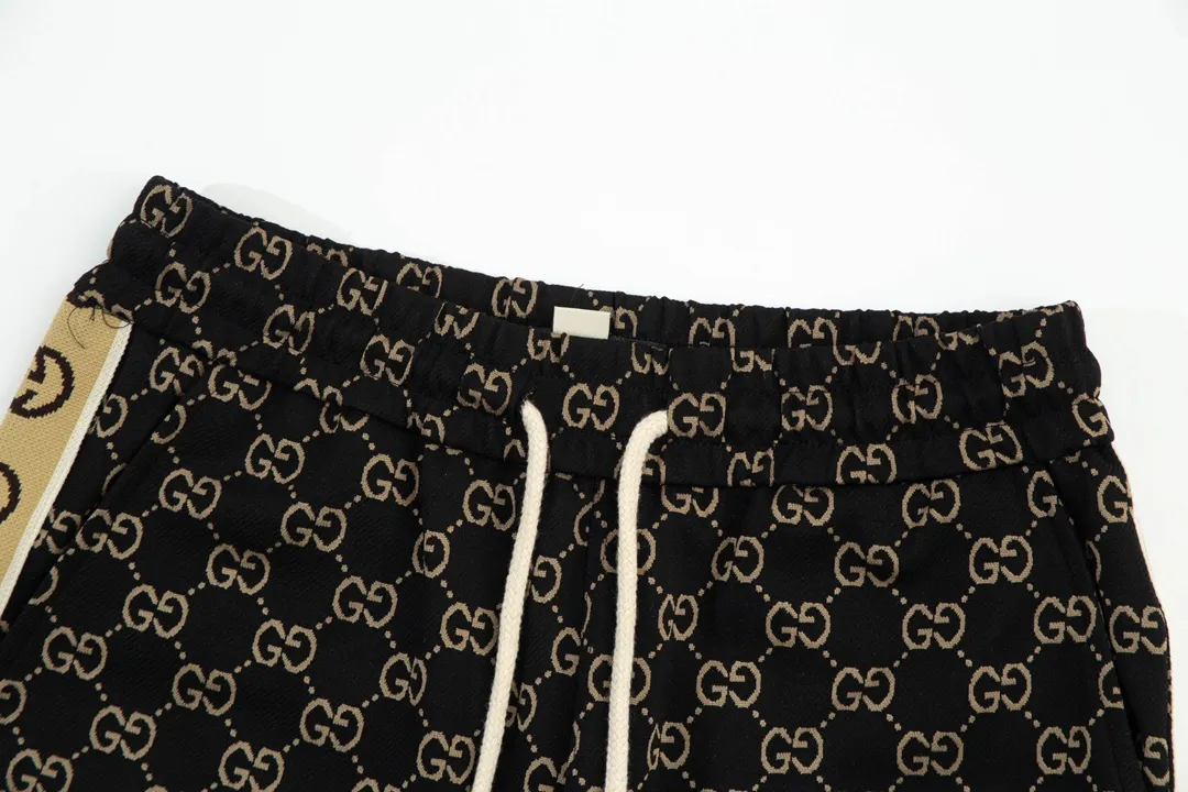 【GUCCI  公式旗艦店】クッチ   ショートパンツ  ご好評に付き再入荷！