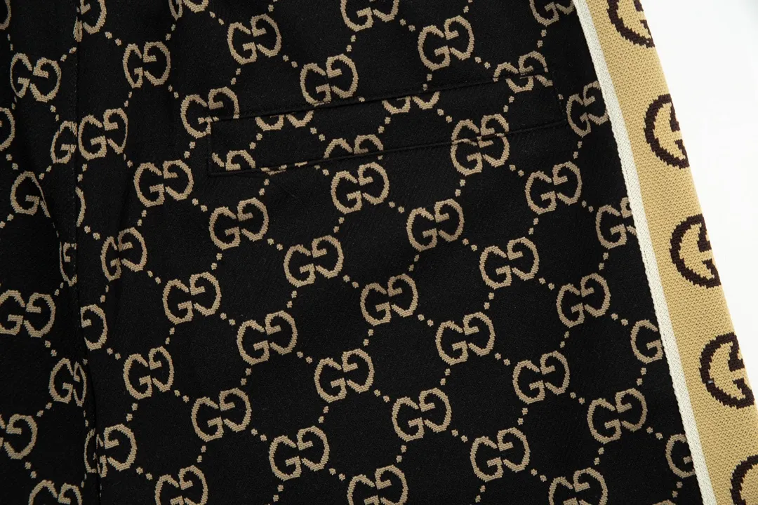 【GUCCI  公式旗艦店】クッチ   ショートパンツ  ご好評に付き再入荷！