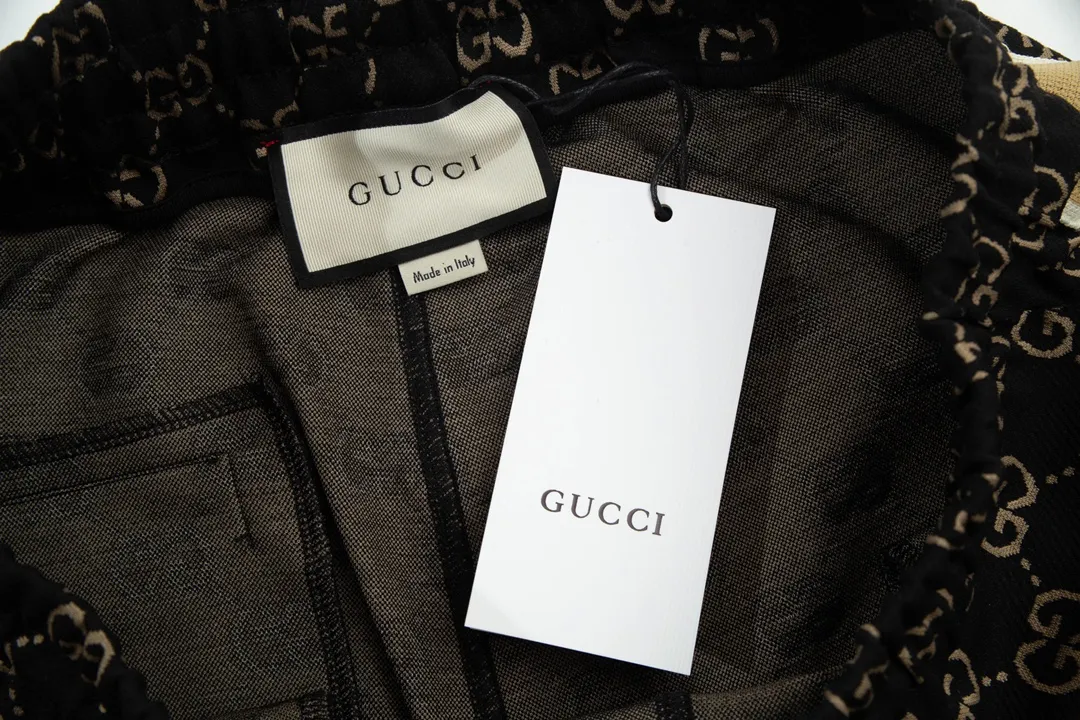 【GUCCI  公式旗艦店】クッチ   ショートパンツ  ご好評に付き再入荷！