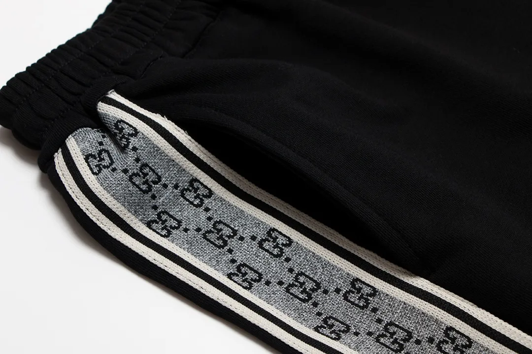 【GUCCI  公式旗艦店】クッチ   ショートパンツ  ご好評に付き再入荷！