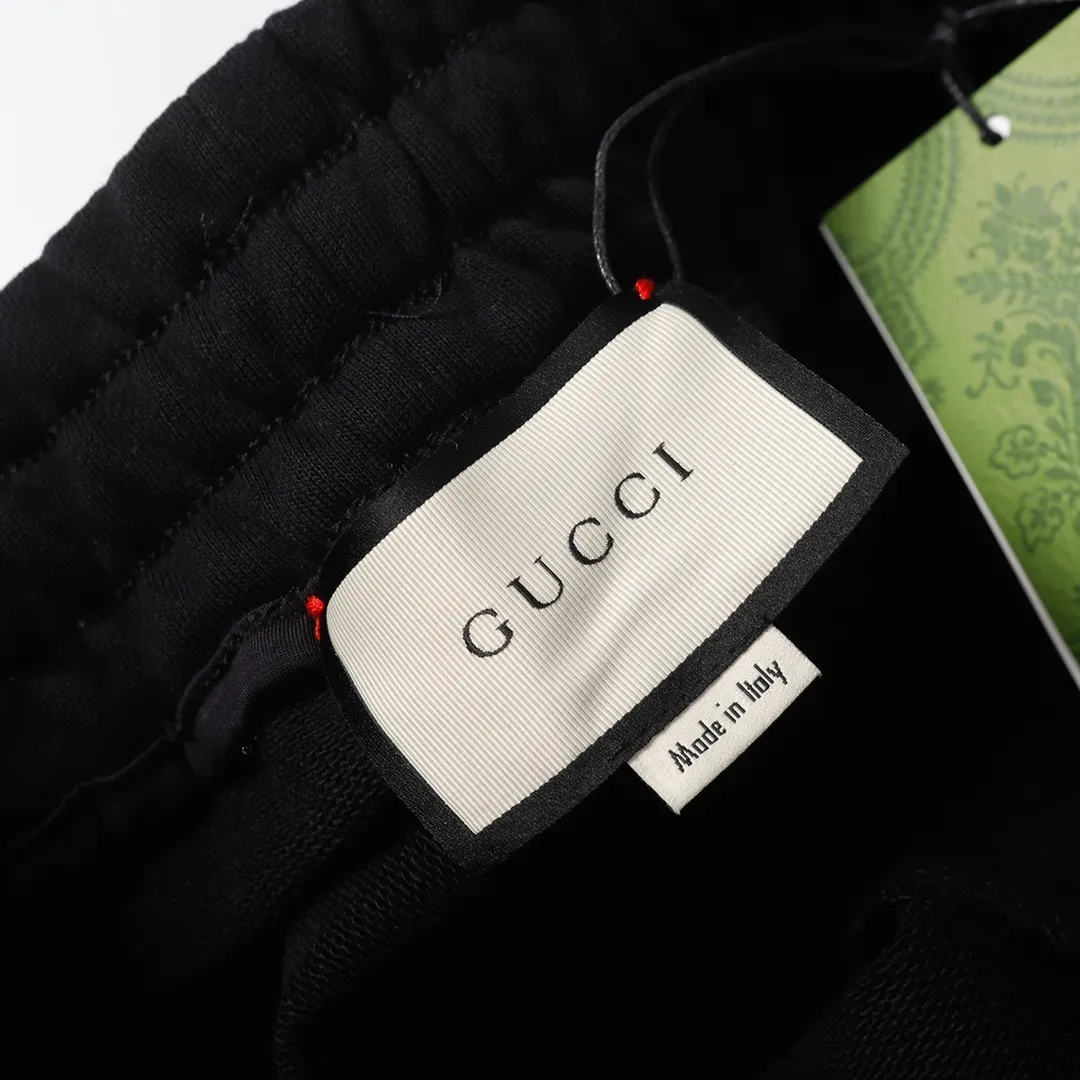 【GUCCI  公式旗艦店】クッチ   ショートパンツ  ご好評に付き再入荷！