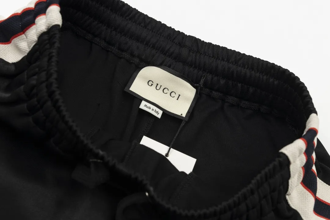 【GUCCI公式旗艦店】クッチ  ショートパンツ  ご好評に付き再入荷！