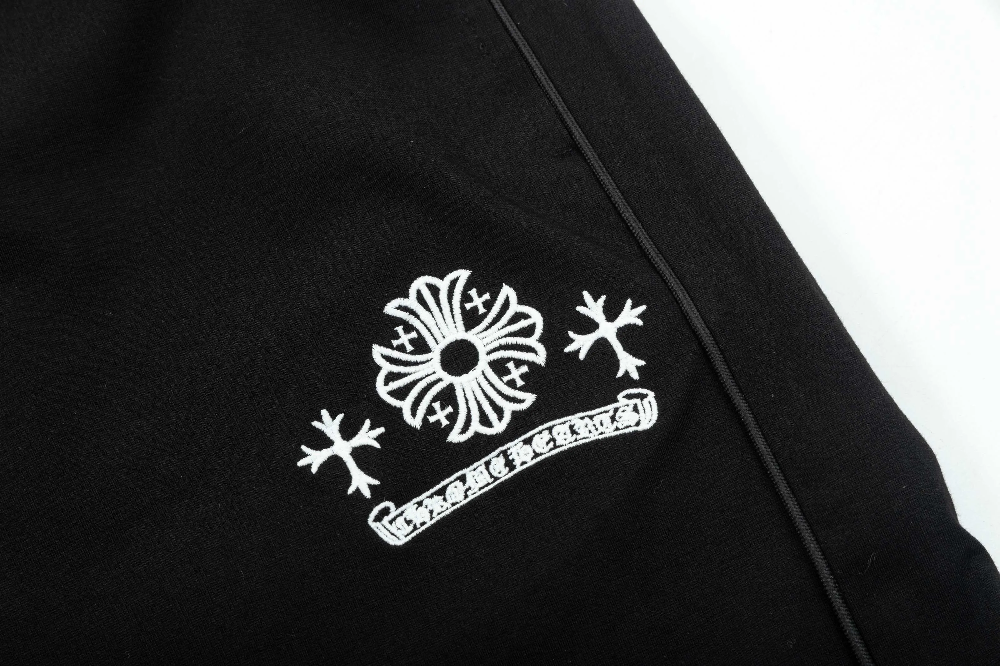 【CHROME HEARTS  公式旗艦店】クロムハーツ  ショートパンツご好評に付き再入荷！250227