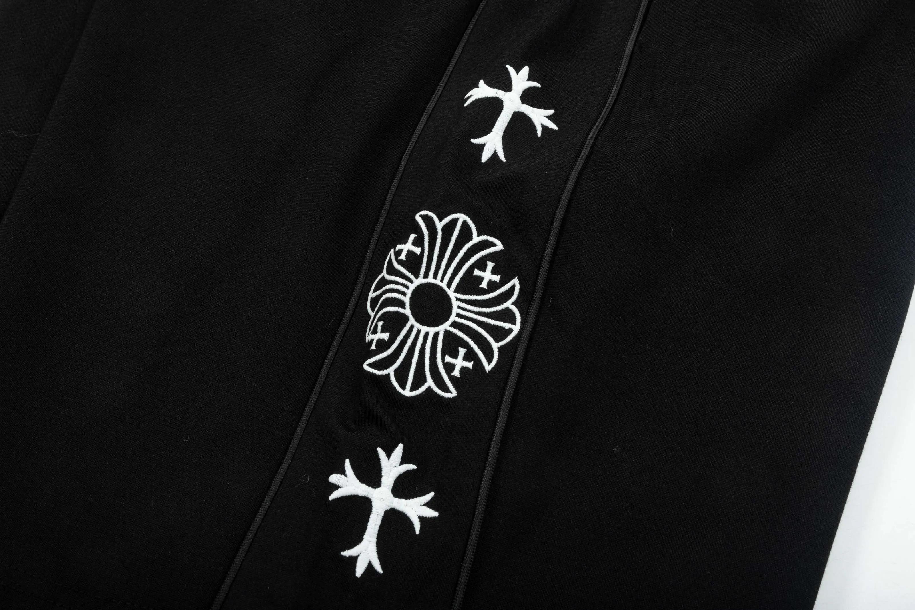 【CHROME HEARTS  公式旗艦店】クロムハーツ  ショートパンツご好評に付き再入荷！250227