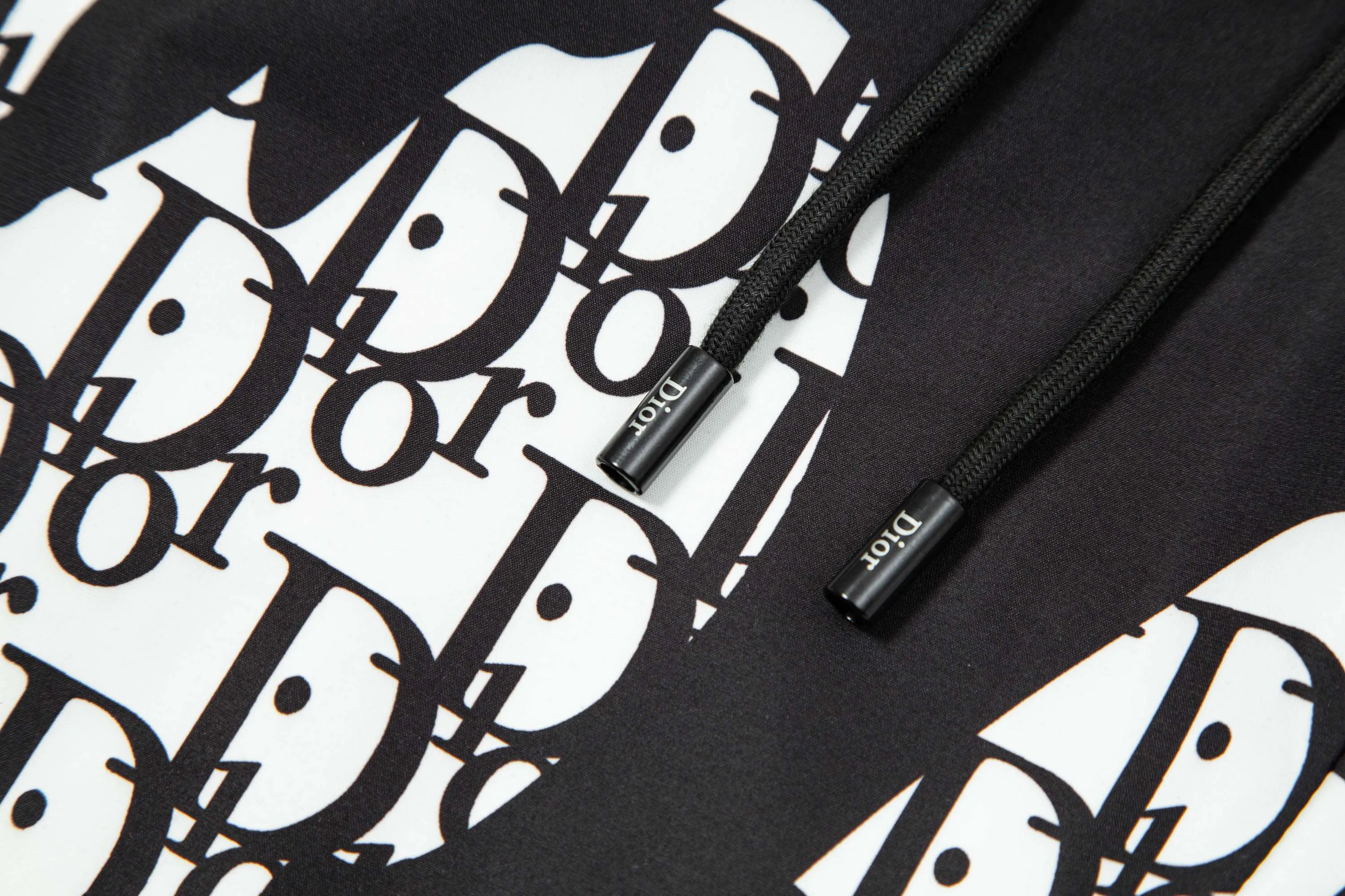 【DIOR  公式旗艦店】ディオール  ショートパンツご好評に付き再入荷！250225