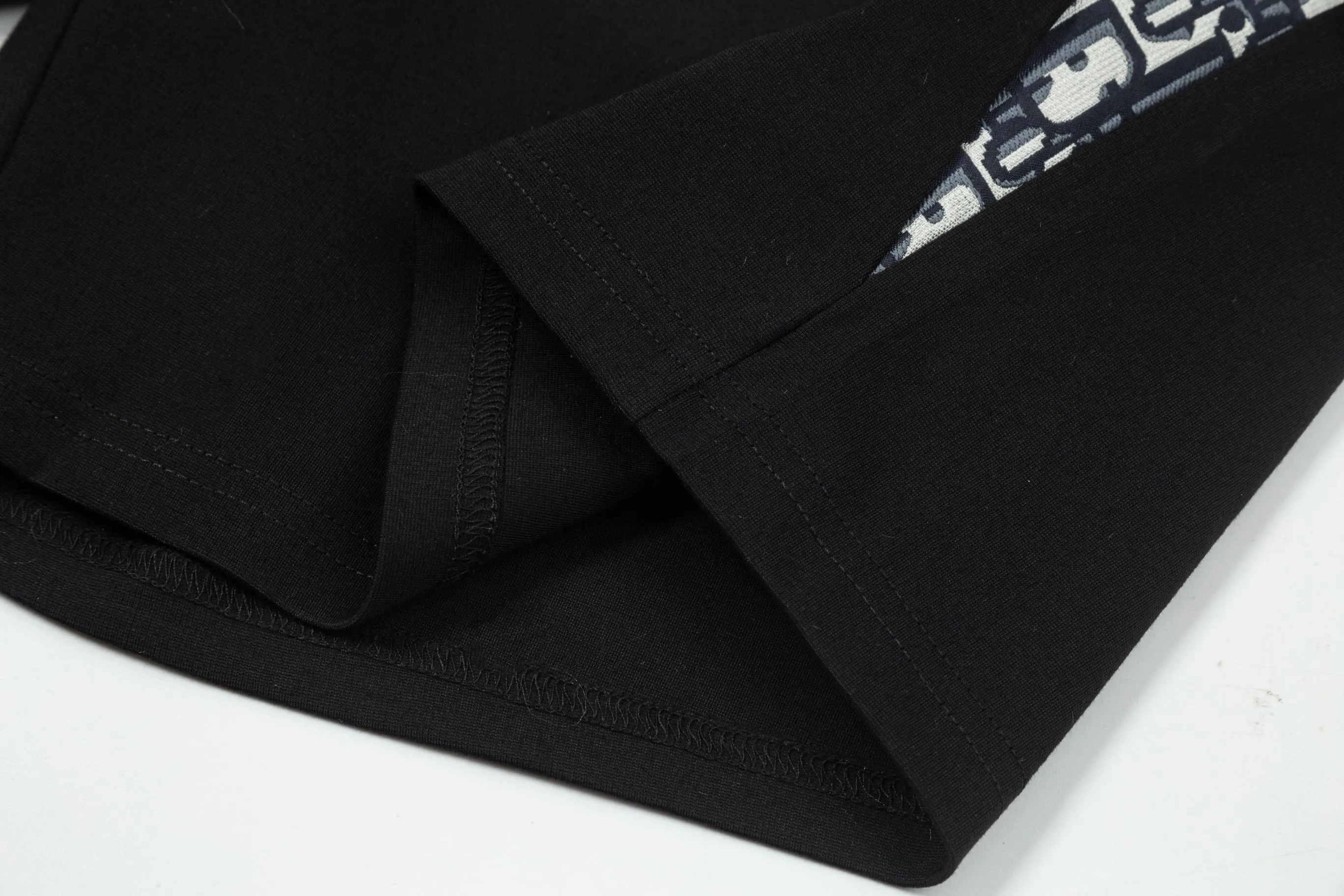 【DIOR  公式旗艦店】ディオール  ショートパンツご好評に付き再入荷！250225