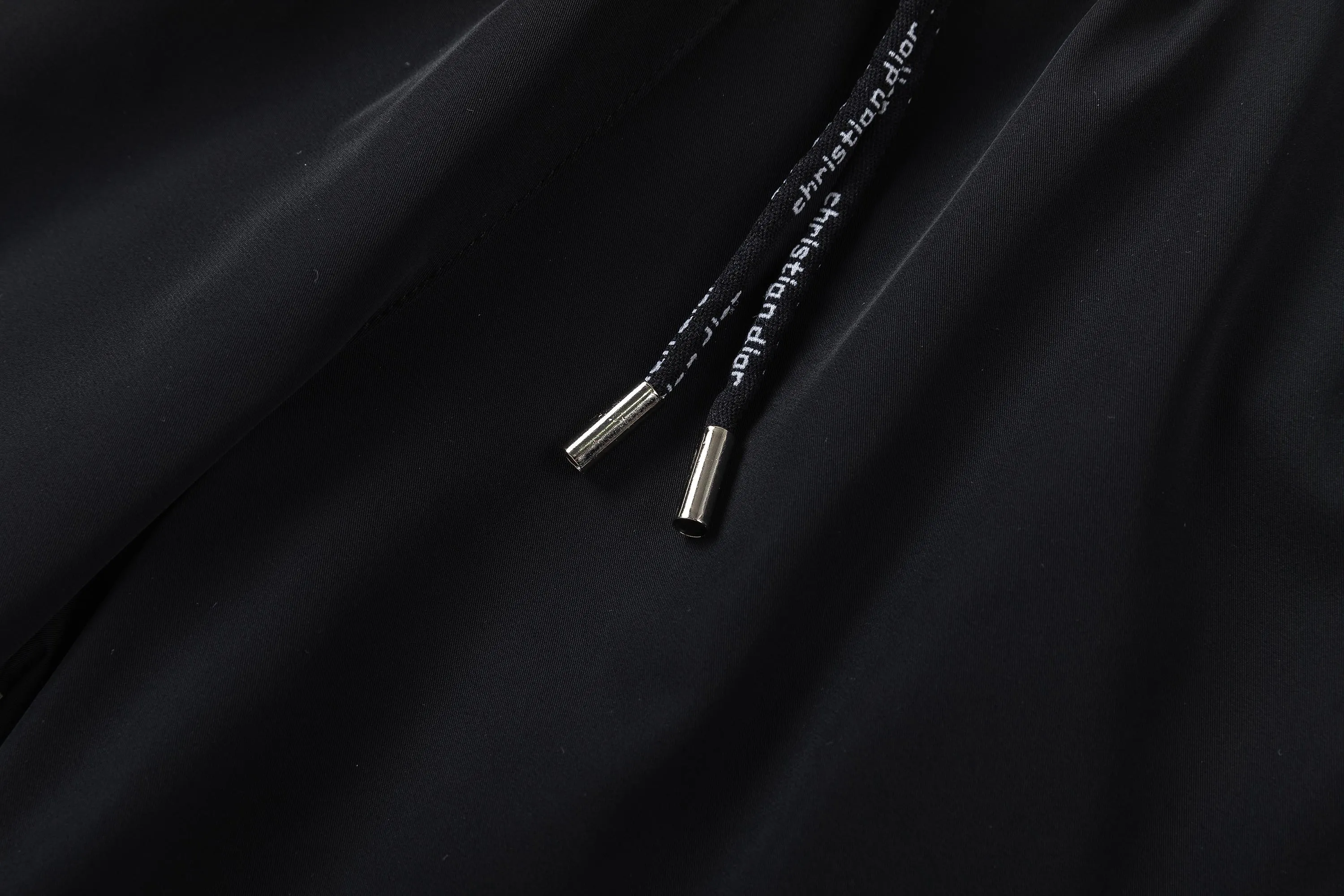 【DIOR  公式旗艦店】ディオール ショートパンツご好評に付き再入荷！250225