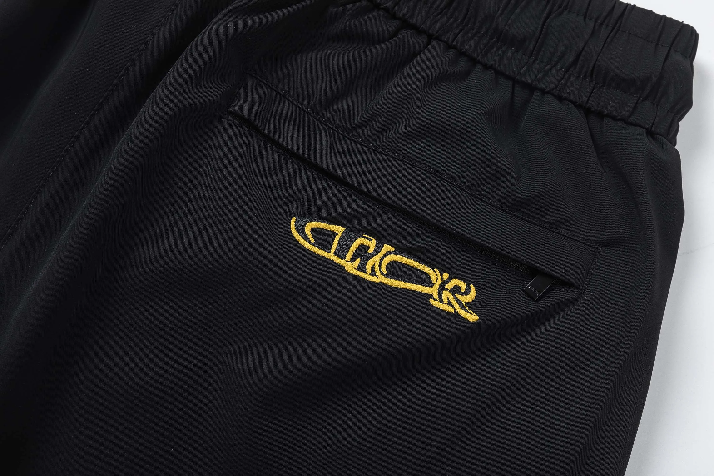 【DIOR  公式旗艦店】ディオール ショートパンツご好評に付き再入荷！250225