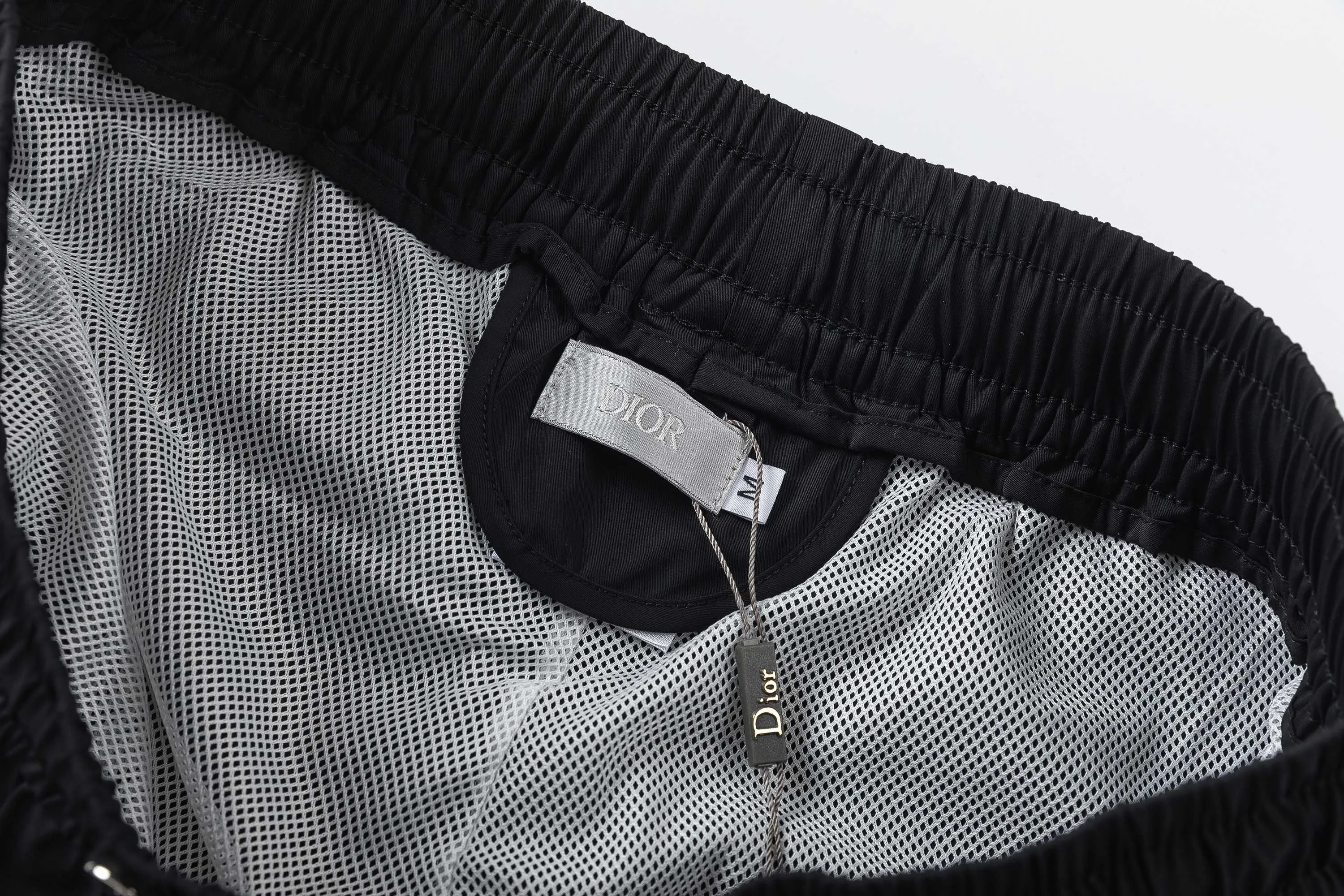 【DIOR  公式旗艦店】ディオール ショートパンツご好評に付き再入荷！250225