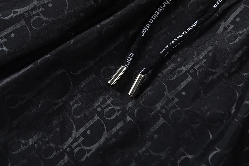 【DIOR  公式旗艦店】ディオール ショートパンツご好評に付き再入荷！250225