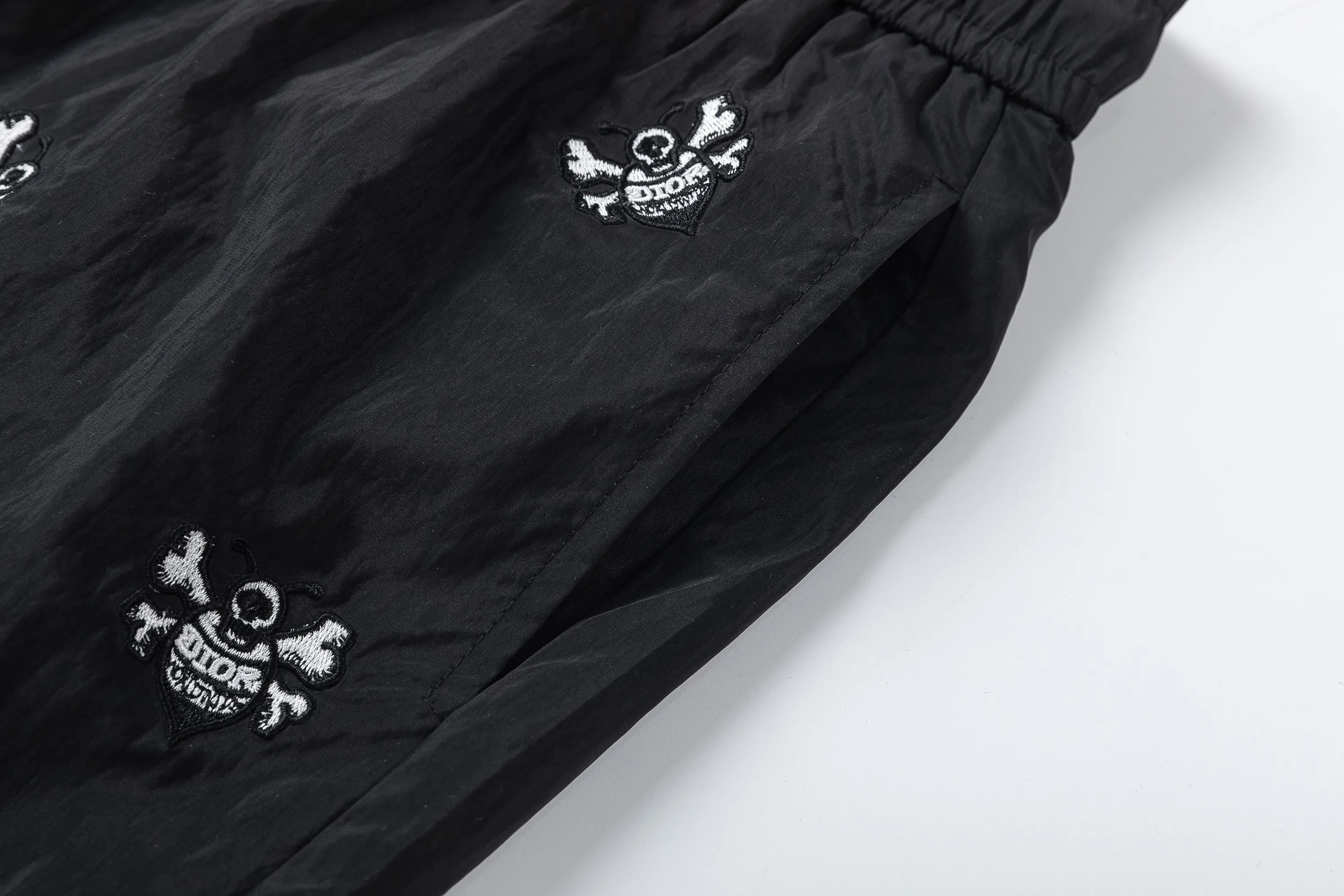【DIOR  公式旗艦店】ディオール ショートパンツご好評に付き再入荷！250225