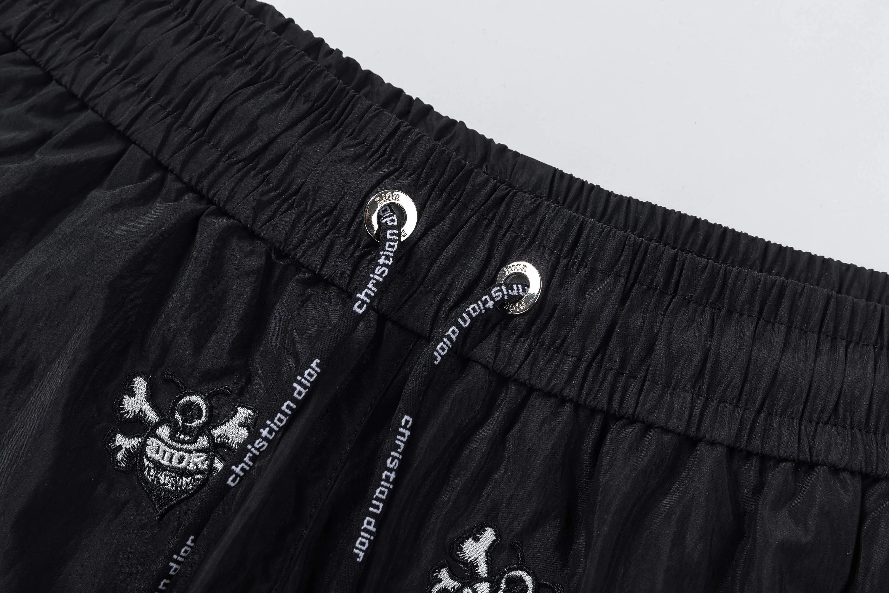 【DIOR  公式旗艦店】ディオール ショートパンツご好評に付き再入荷！250225
