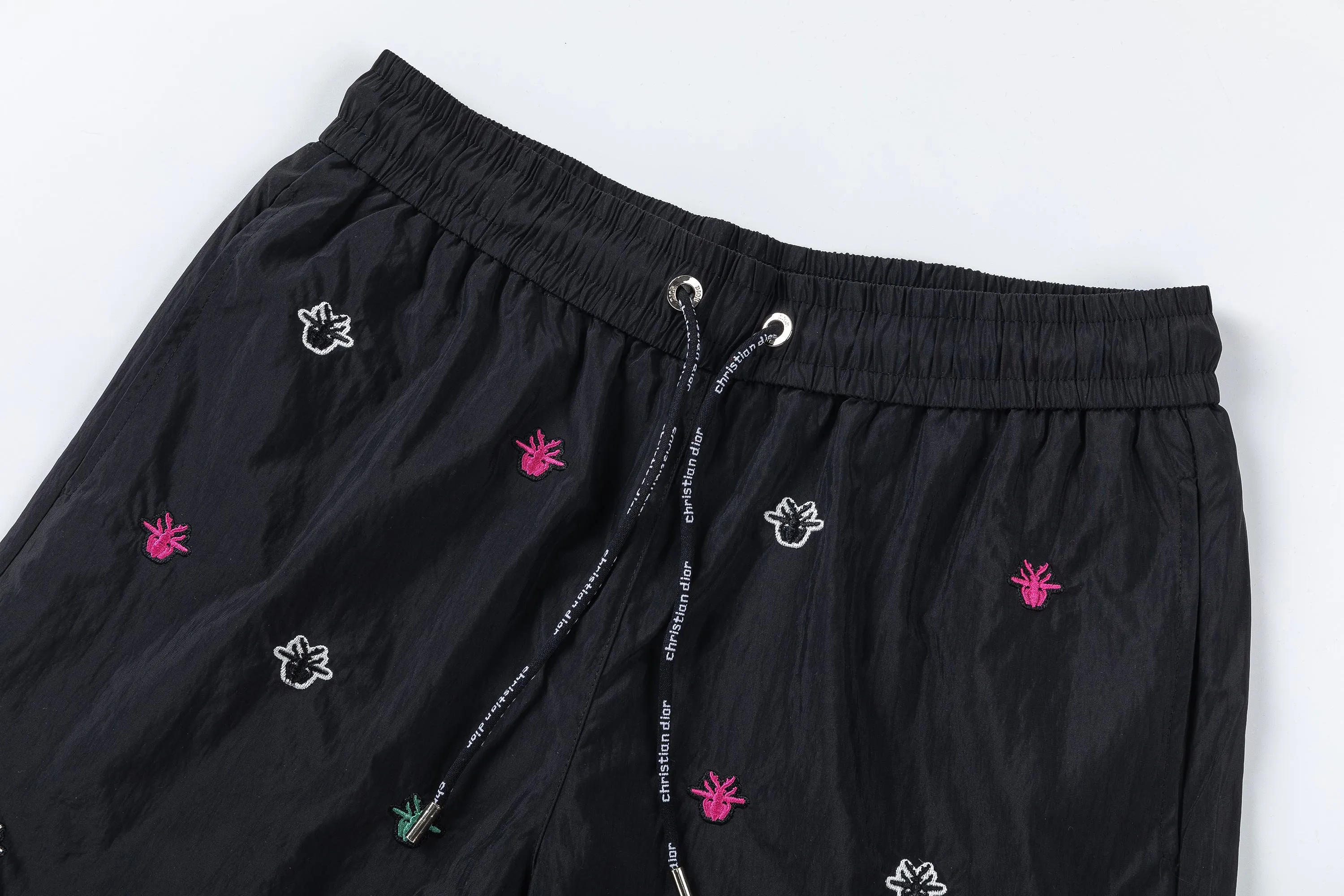 【DIOR  公式旗艦店】ディオール ショートパンツご好評に付き再入荷！250225