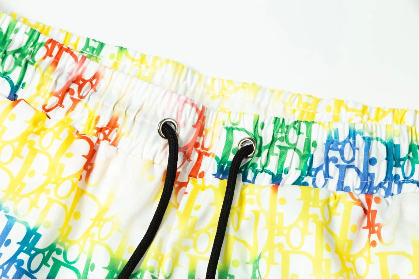 【DIOR  公式旗艦店】ディオール  ショートパンツ  ご好評に付き再入荷 240718