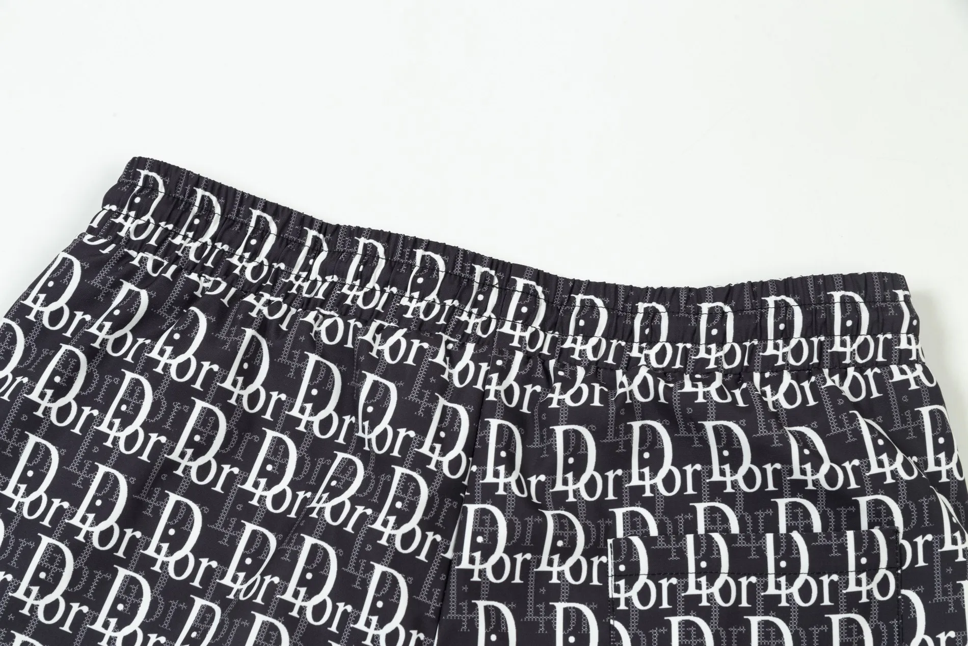 【DIOR  公式旗艦店】ディオール  ショートパンツ  ご好評に付き再入荷！