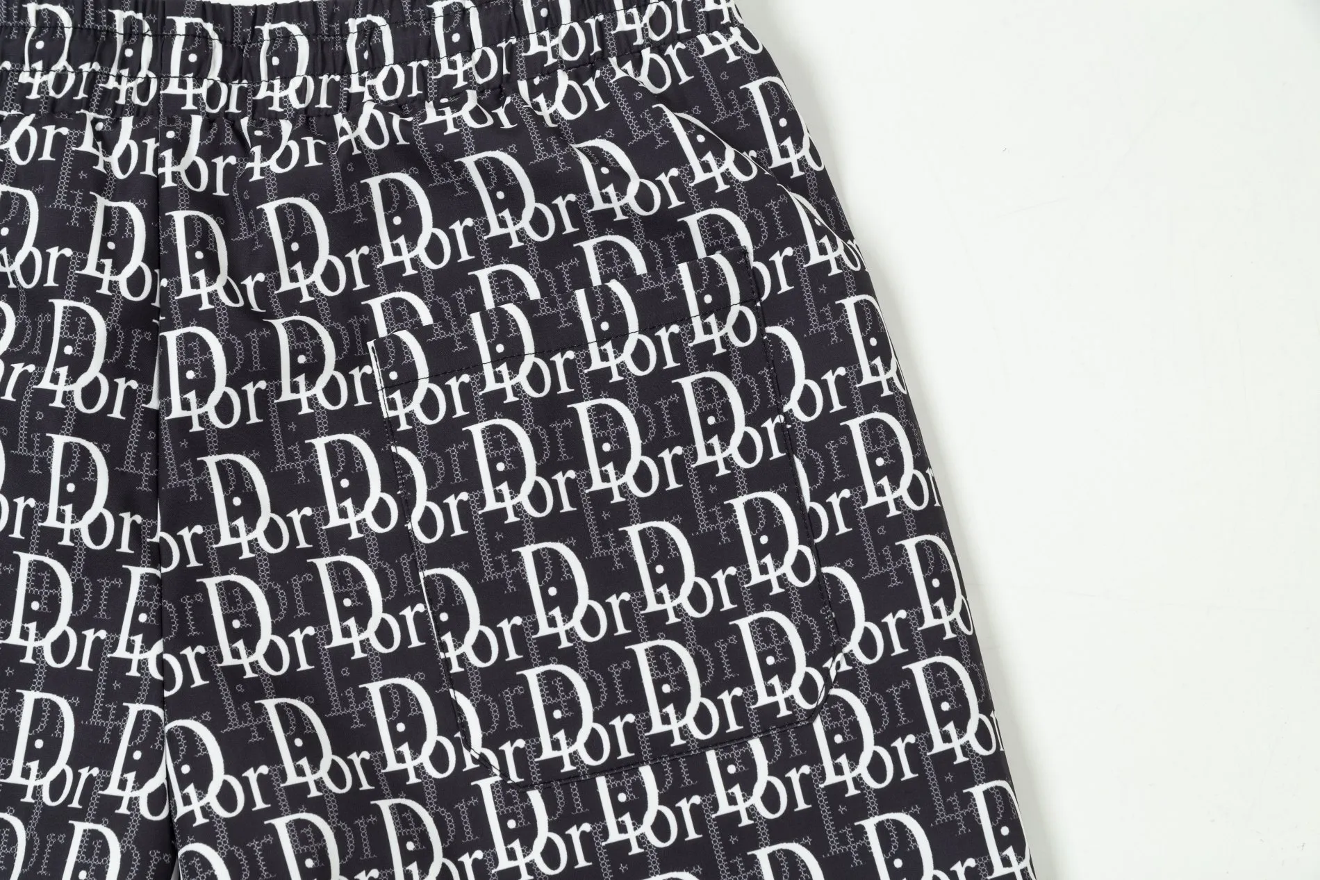 【DIOR  公式旗艦店】ディオール  ショートパンツ  ご好評に付き再入荷！