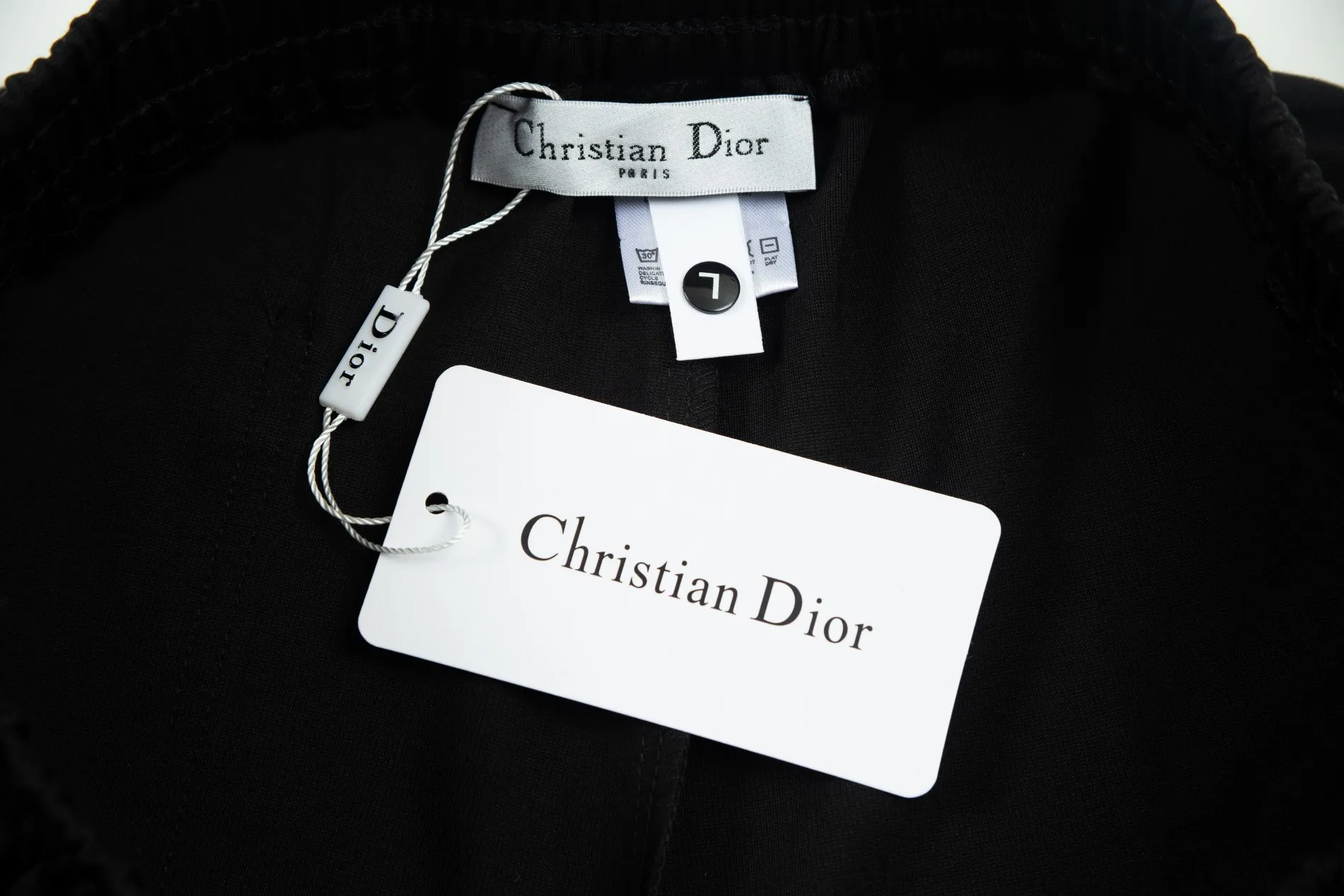 【DIOR  公式旗艦店】ディオール   ショートパンツ  ご好評に付き再入荷！