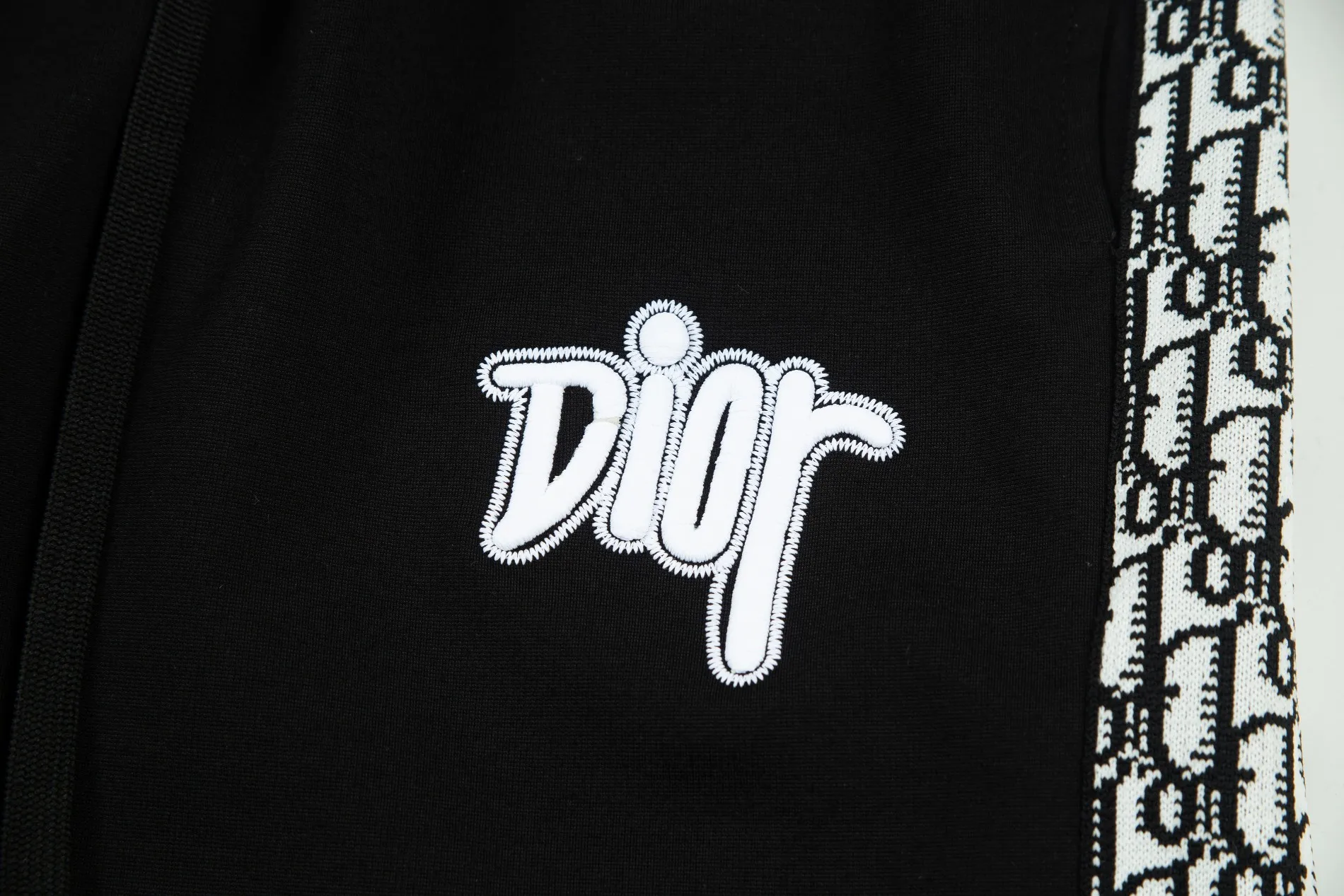 【DIOR  公式旗艦店】ディオール   ショートパンツ  ご好評に付き再入荷！