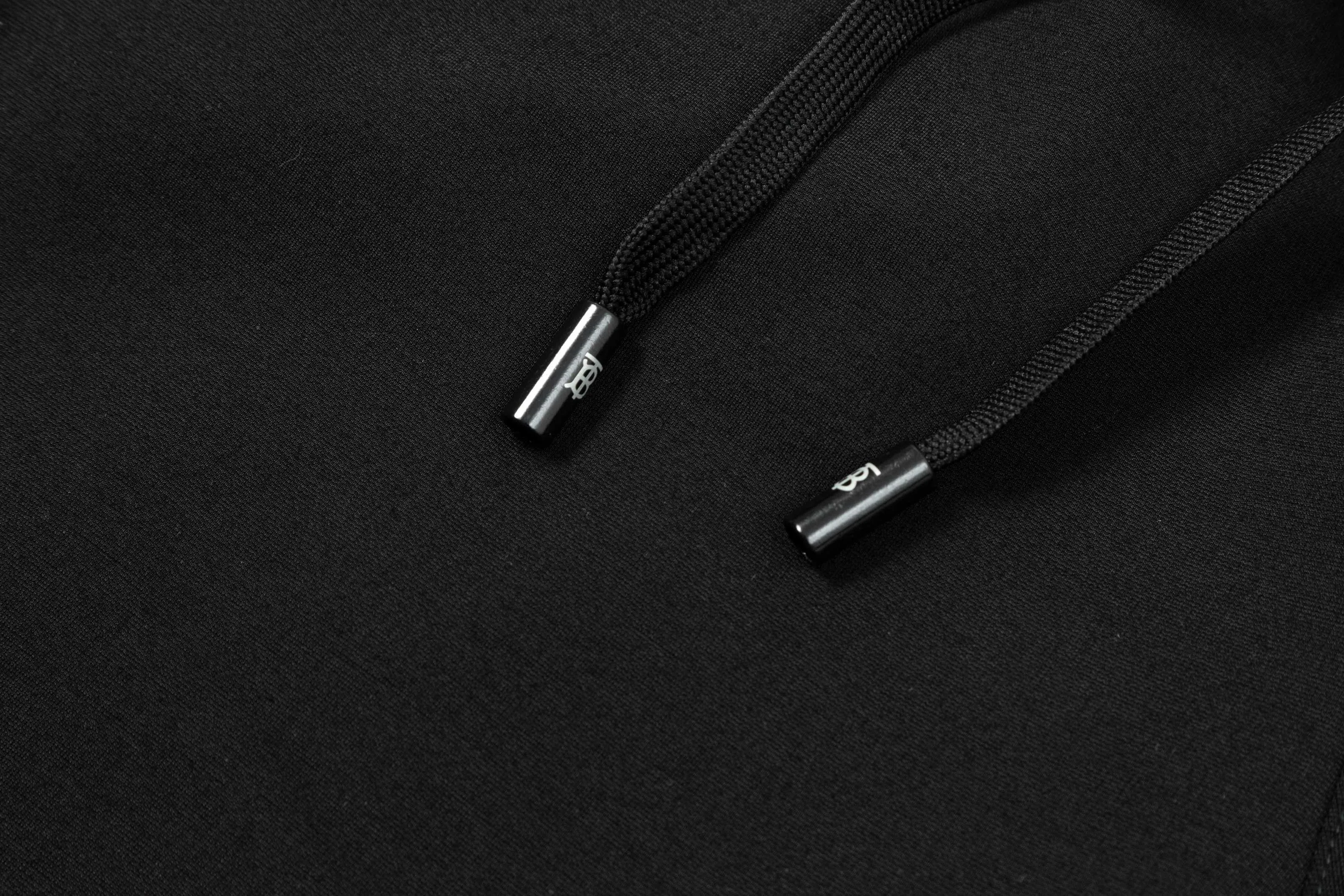 【BURBERRY  公式旗艦店】バーバリー  ショートパンツご好評に付き再入荷！250226