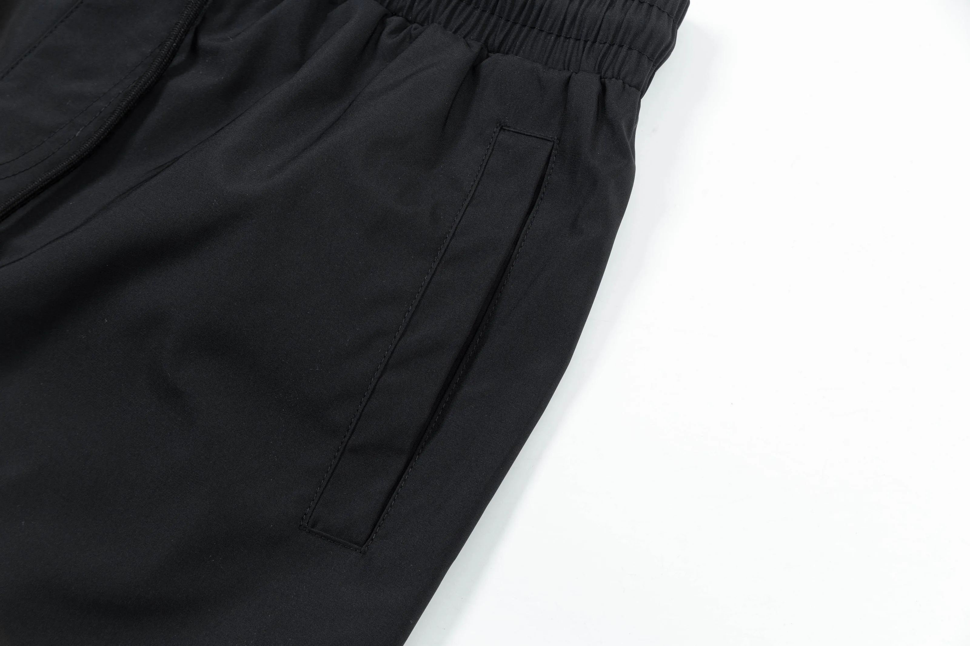 【BURBERRY  公式旗艦店】バーバリー  ショートパンツご好評に付き再入荷！250226