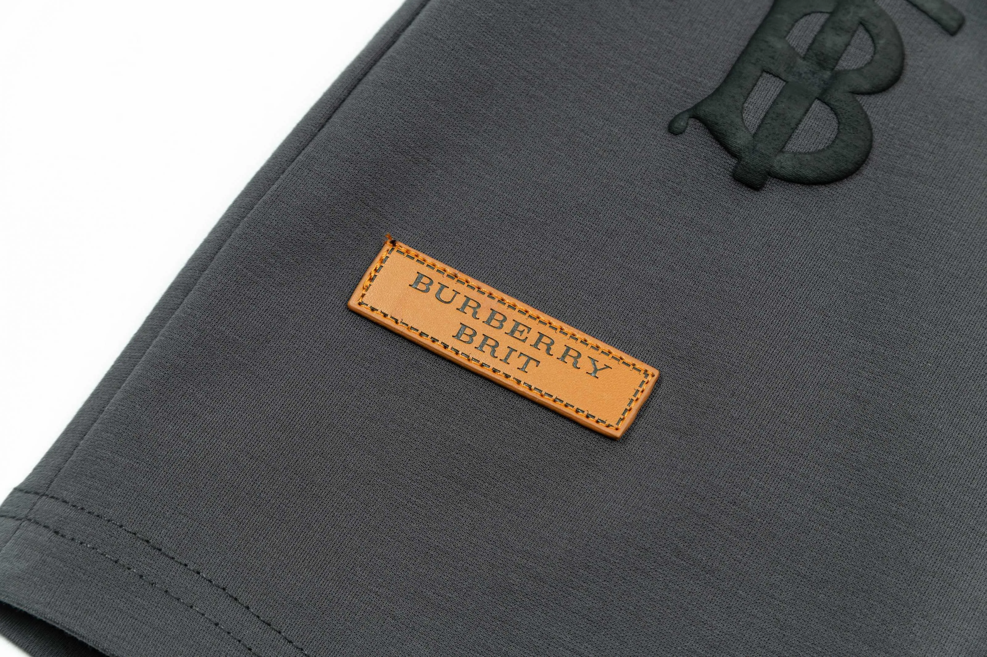【BURBERRY  公式旗艦店】バーバリー  ショートパンツご好評に付き再入荷！250226