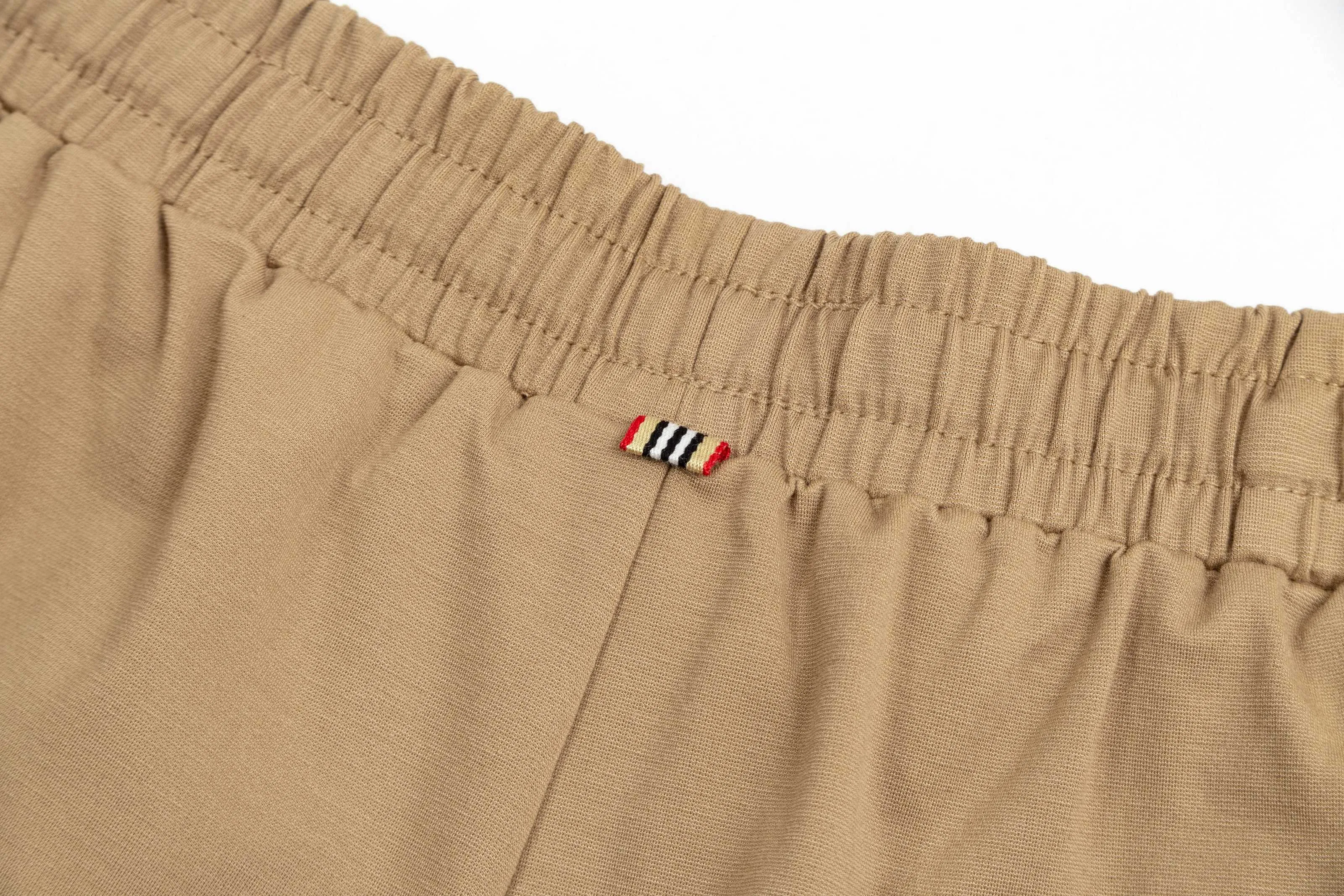 【BURBERRY  公式旗艦店】バーバリー  ショートパンツご好評に付き再入荷！250226