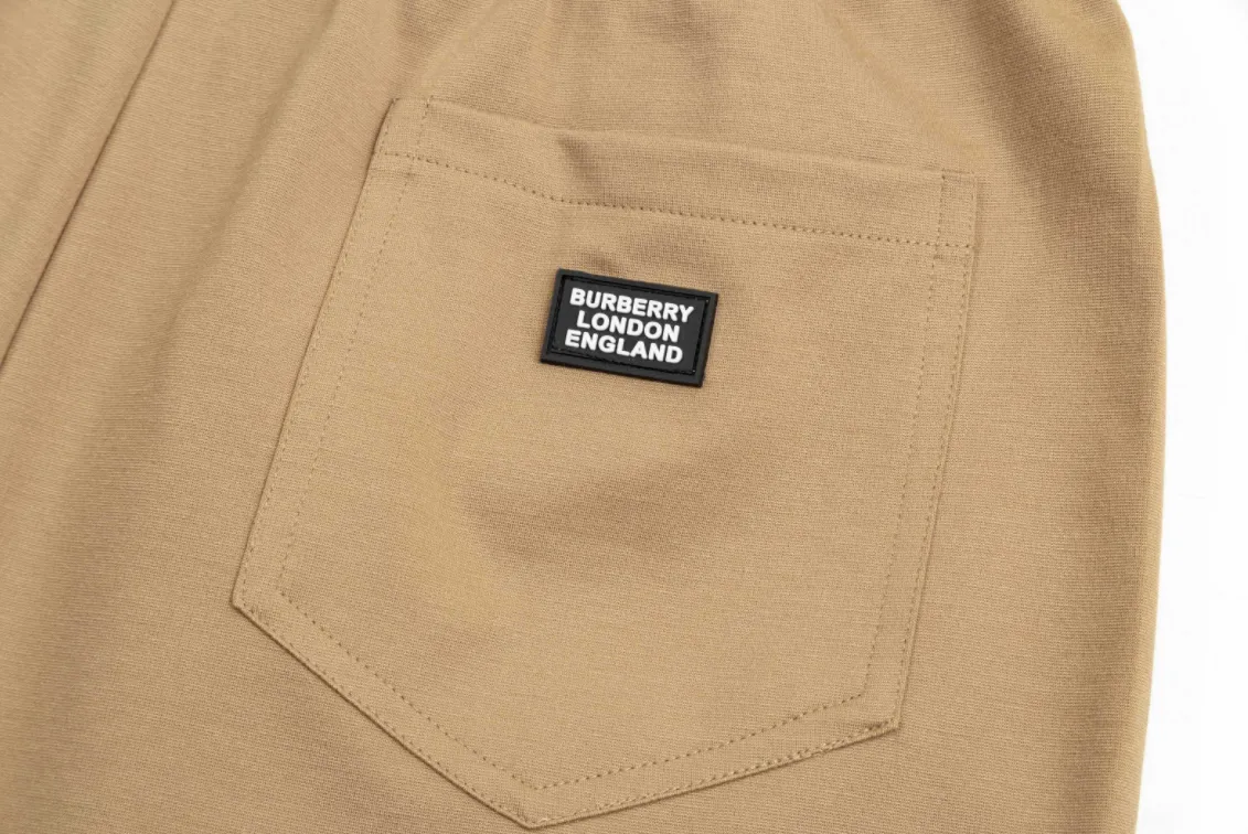 【BURBERRY  公式旗艦店】バーバリー  ショートパンツご好評に付き再入荷！250226
