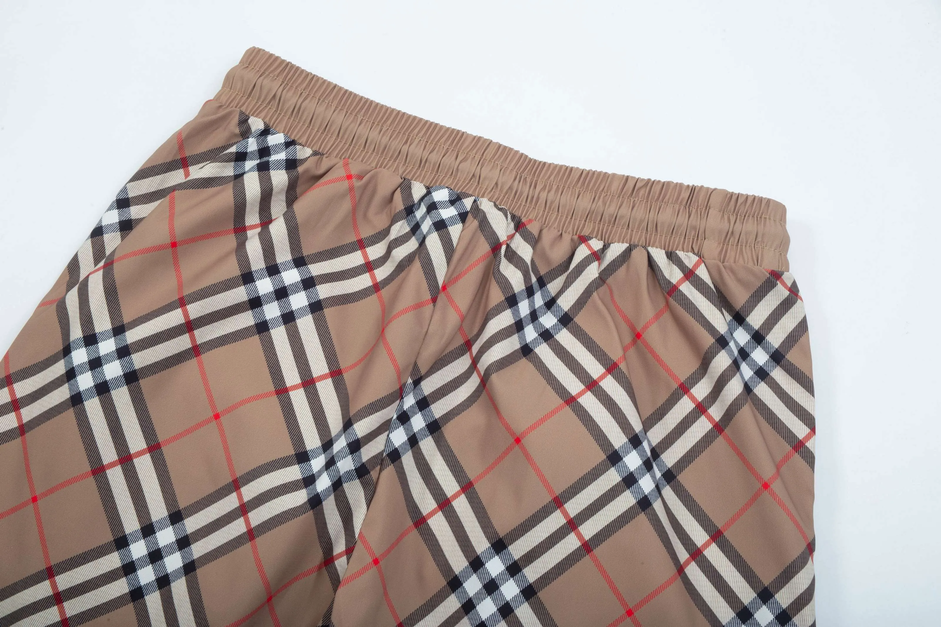 【BURBERRY  公式旗艦店】バーバリー  ショートパンツご好評に付き再入荷！250226
