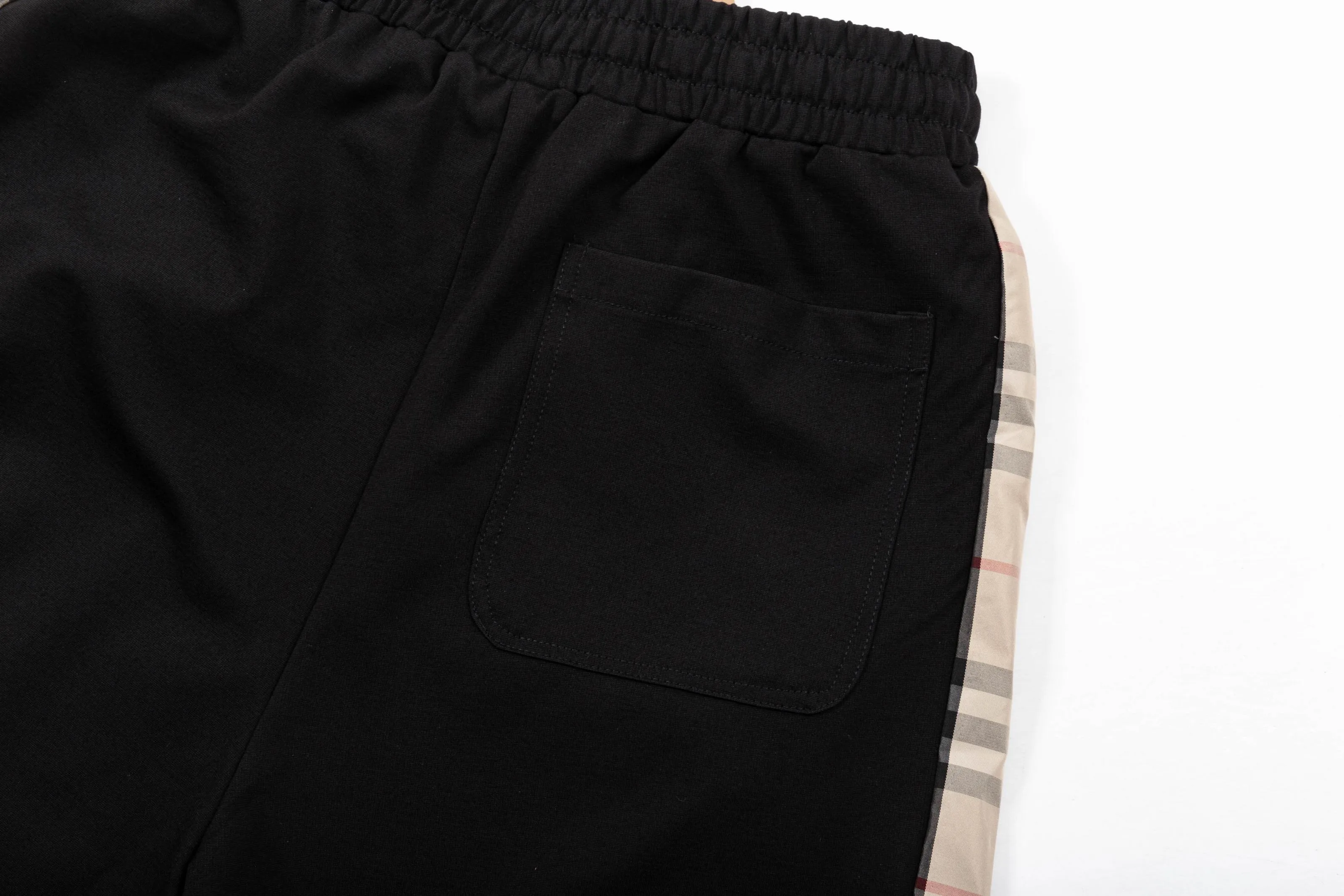 【BURBERRY  公式旗艦店】バーバリー  ショートパンツご好評に付き再入荷！250226