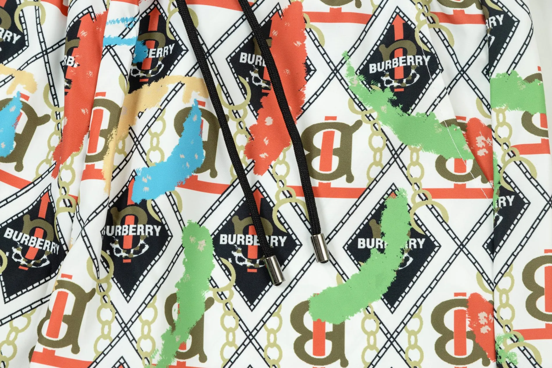 【BURBERRY  公式旗艦店】バーバリー  ショートパンツ  ご好評に付き再入荷！