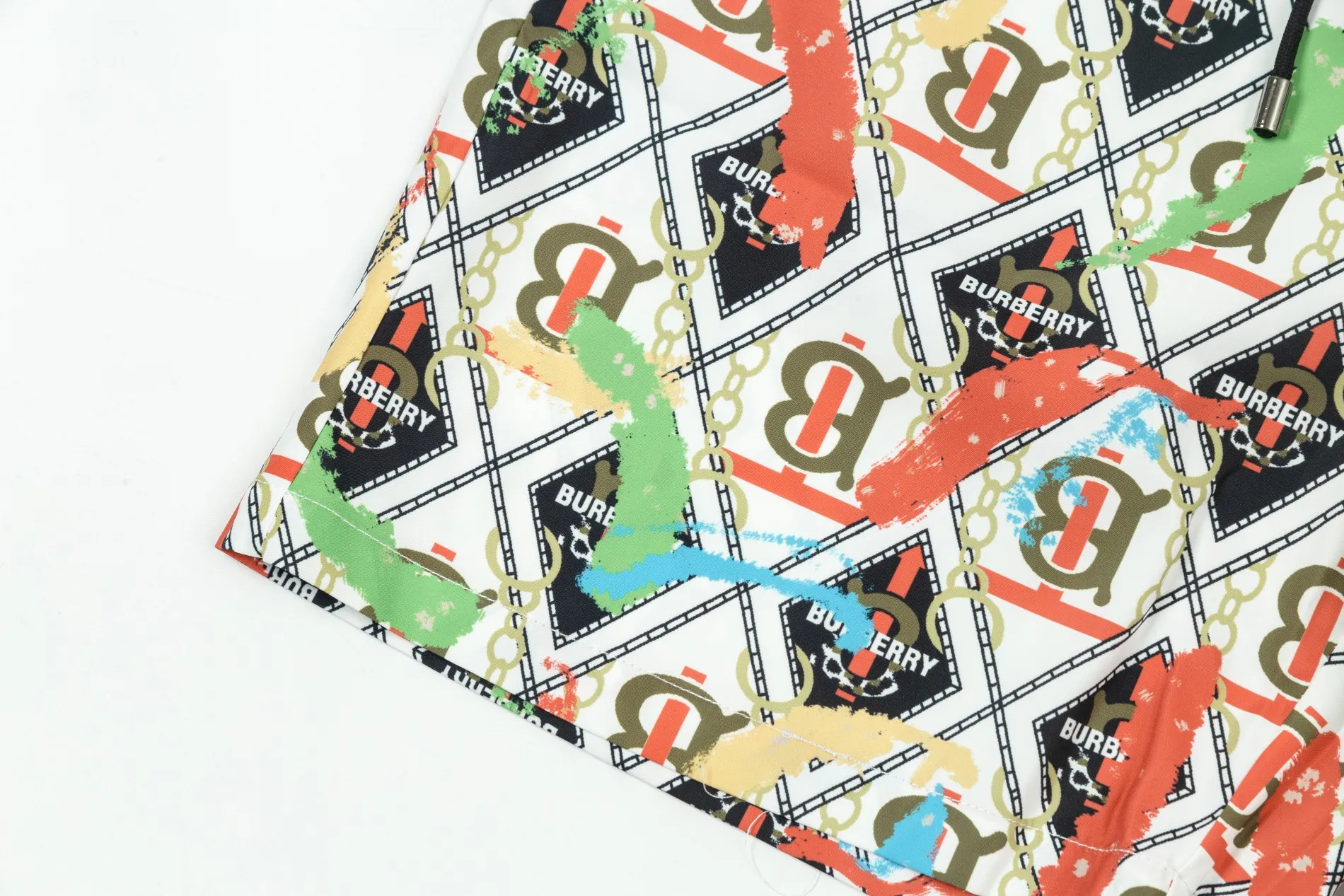 【BURBERRY  公式旗艦店】バーバリー  ショートパンツ  ご好評に付き再入荷！