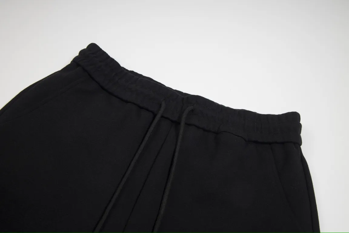 【BURBERRY  公式旗艦店】バーバリー  ショートパンツ  ご好評に付き再入荷！