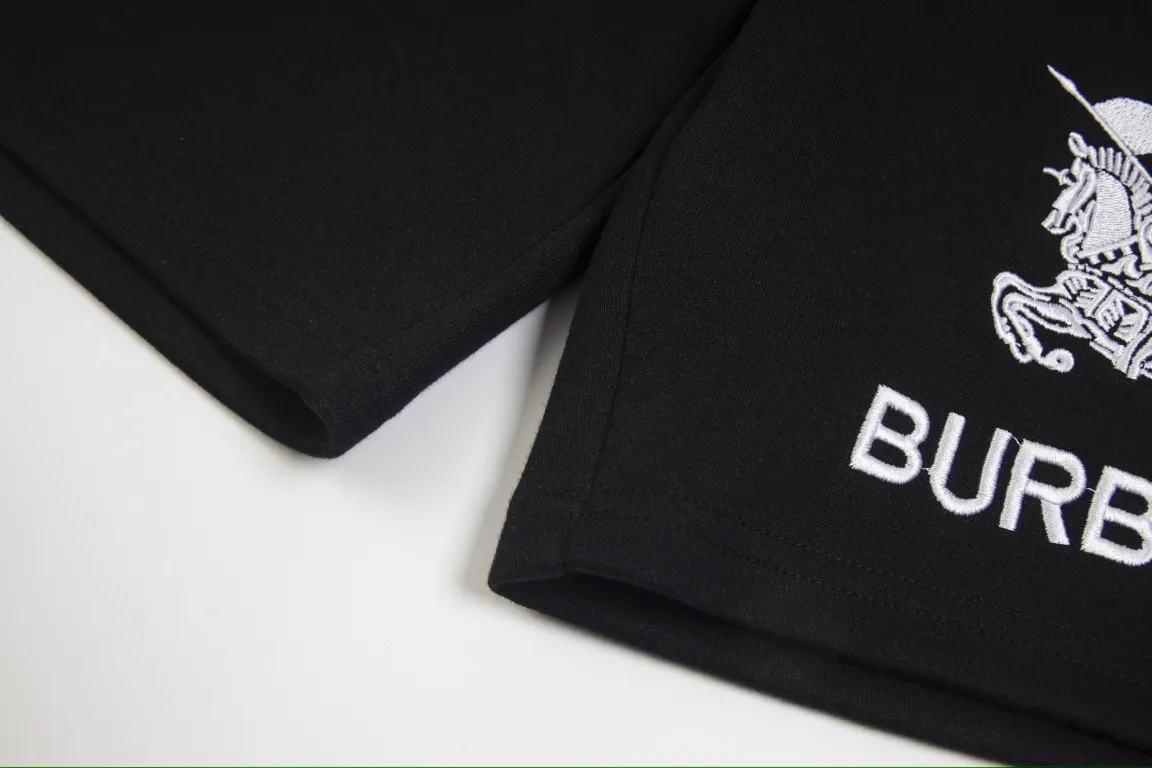 【BURBERRY  公式旗艦店】バーバリー  ショートパンツ  ご好評に付き再入荷！