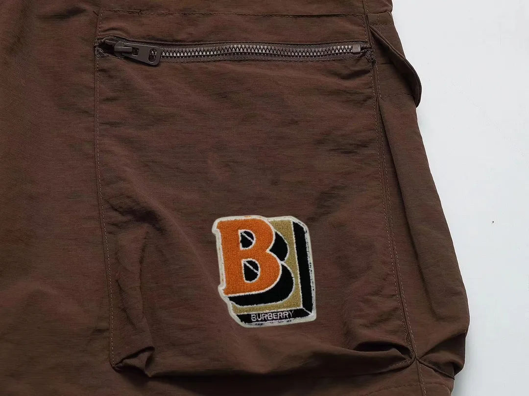 【BURBERRY  公式旗艦店】バーバリー ショートパンツご好評に付き再入荷！