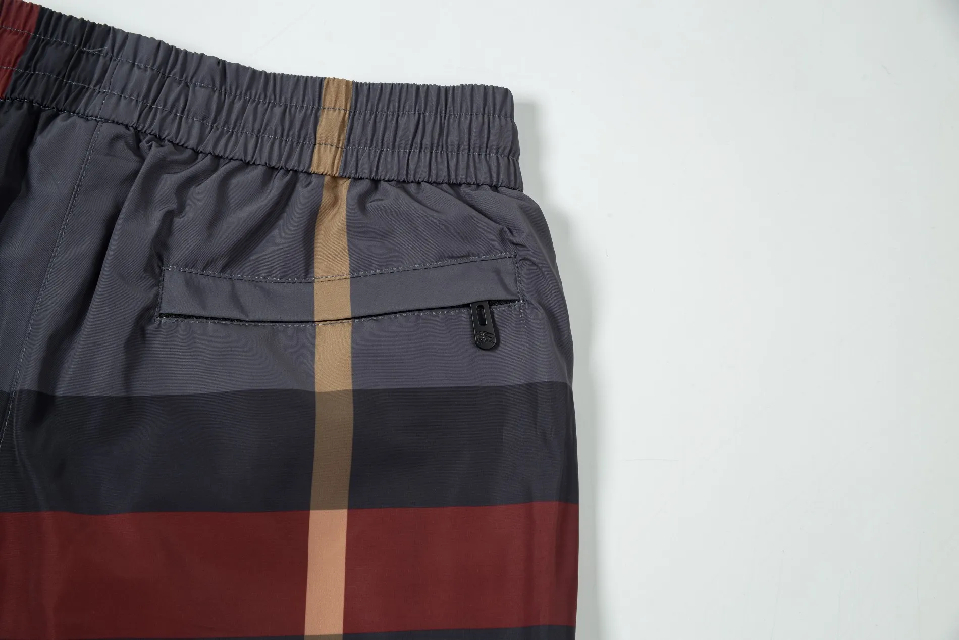 【BURBERRY  公式旗艦店】バーバリー  ショートパンツご好評に付き再入荷！