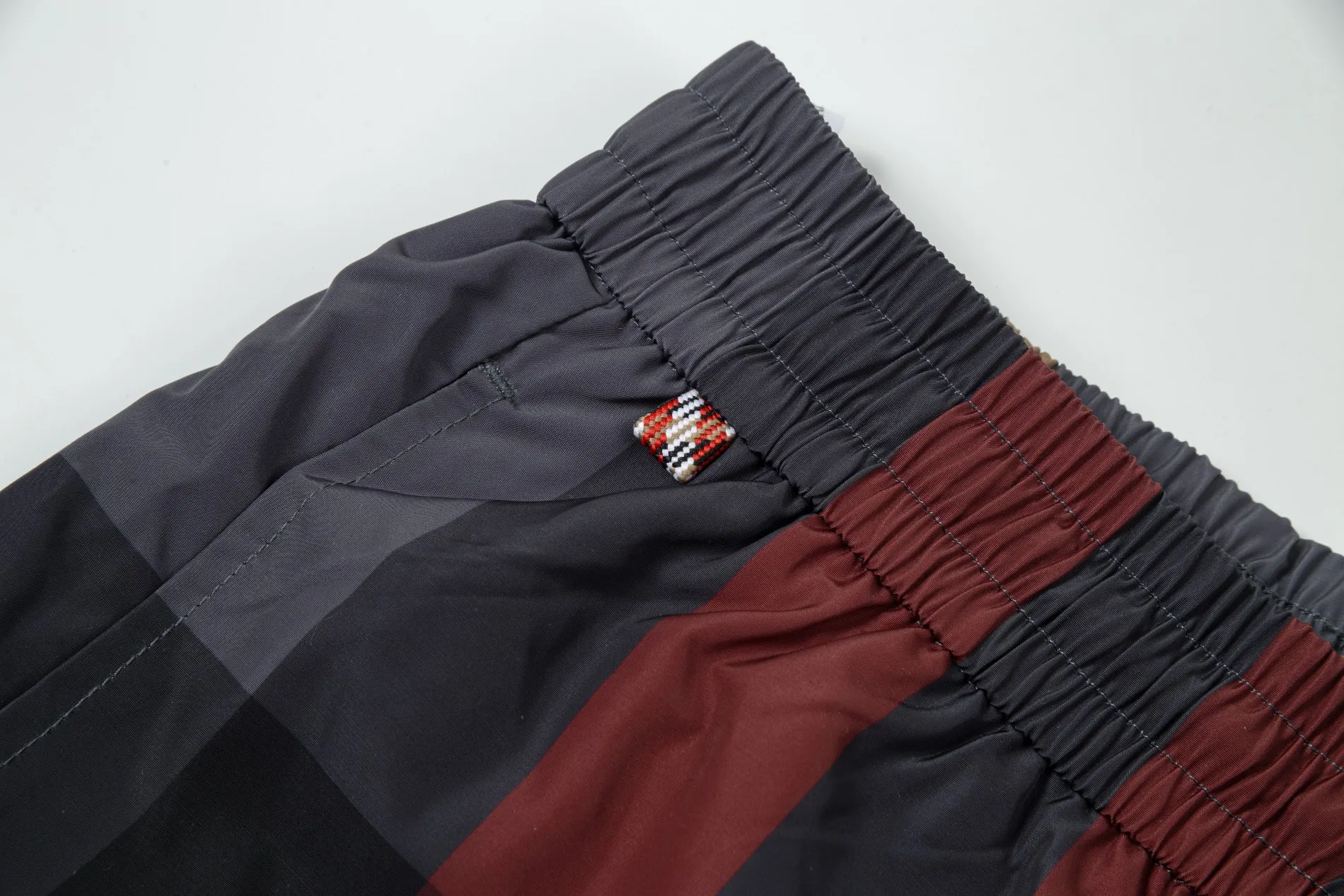 【BURBERRY  公式旗艦店】バーバリー  ショートパンツご好評に付き再入荷！