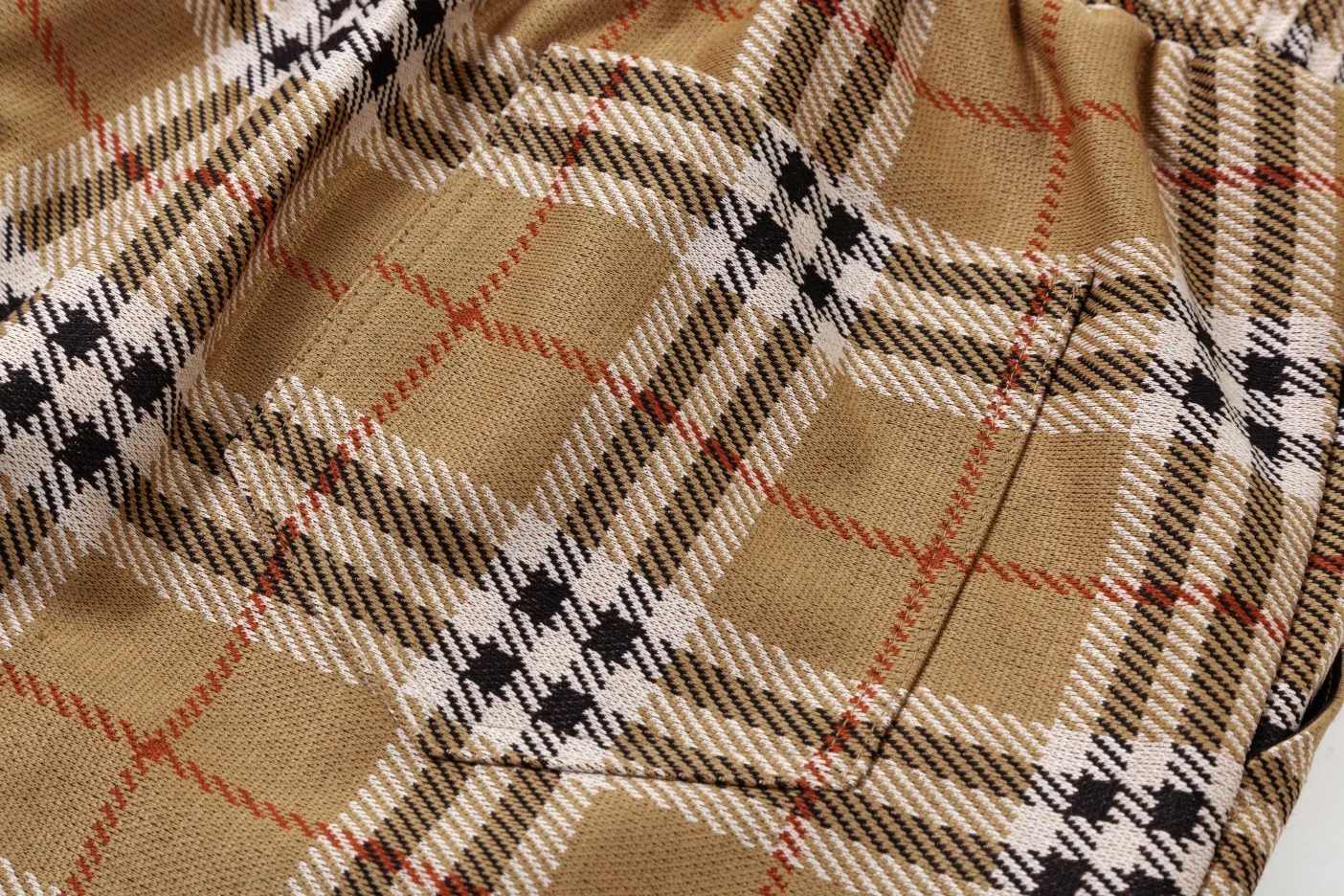 【BURBERRY  公式旗艦店】バーバリー  ショートパンツ  ご好評に付き再入荷！