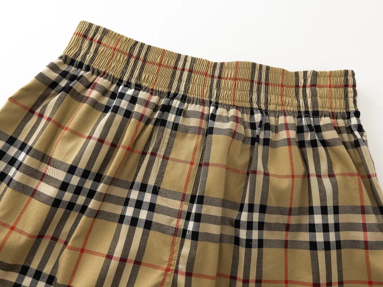 【BURBERRY  公式旗艦店】バーバリー  ショートパンツ  ご好評に付き再入荷！