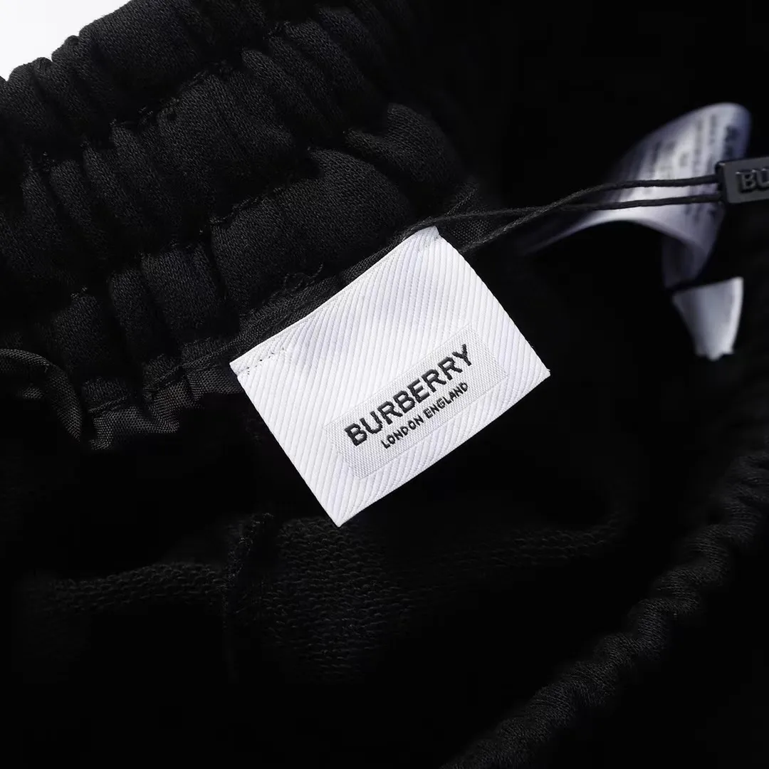 【BURBERRY  公式旗艦店】バーバリー   ショートパンツ  ご好評に付き再入荷！