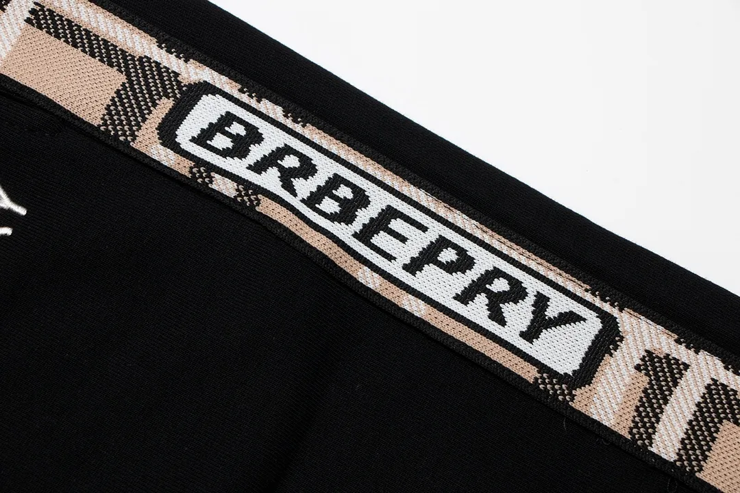 【BURBERRY  公式旗艦店】バーバリー   ショートパンツ  ご好評に付き再入荷！