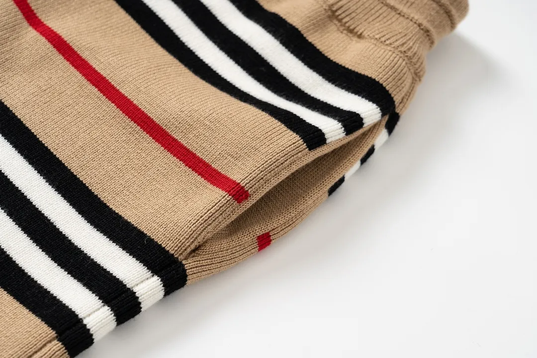 【BURBERRY  公式旗艦店】バーバリー  ショートパンツ  ご好評に付き再入荷！