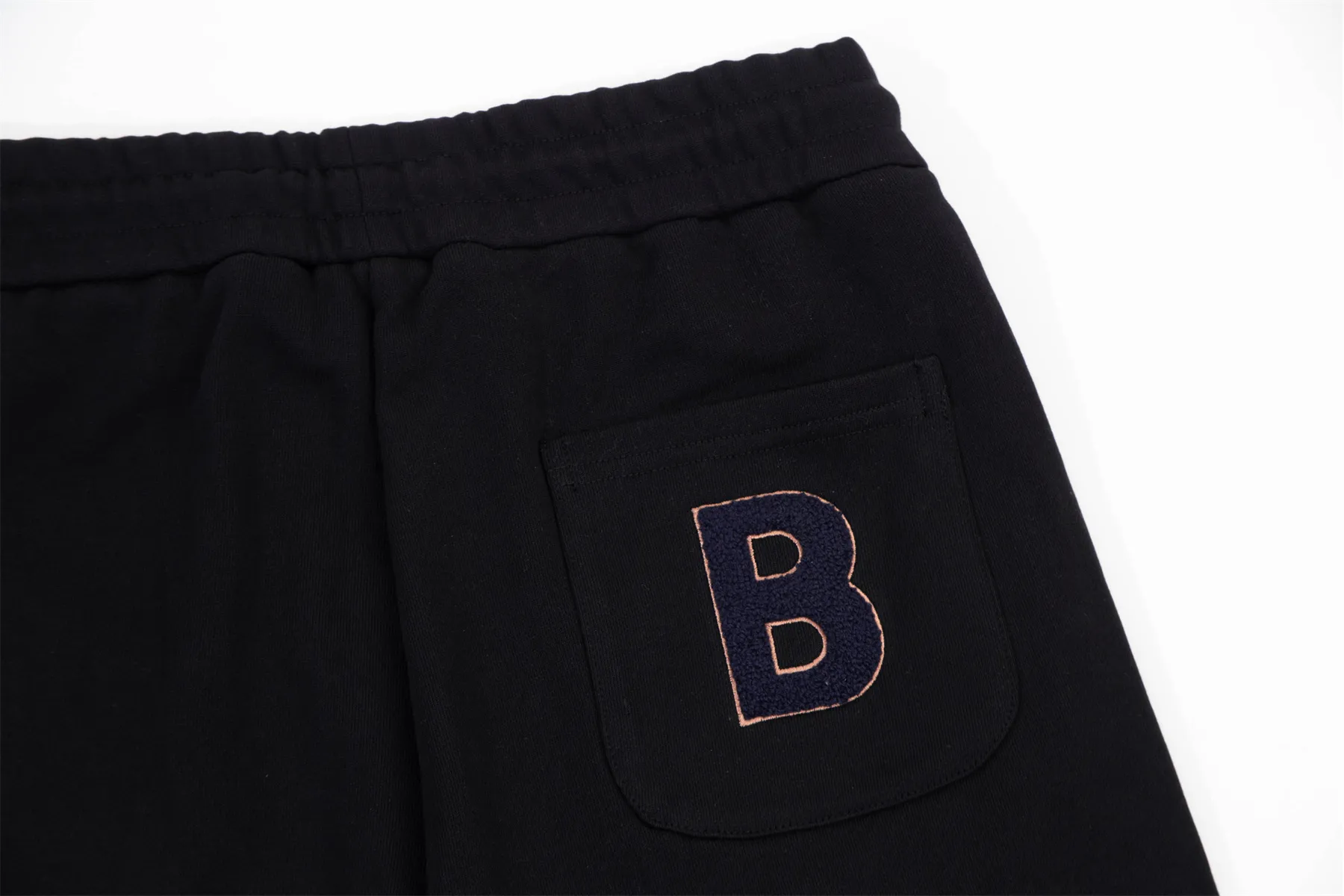 【BURBERRY  公式旗艦店】バーバリー  ショートパンツ  ご好評に付き再入荷！